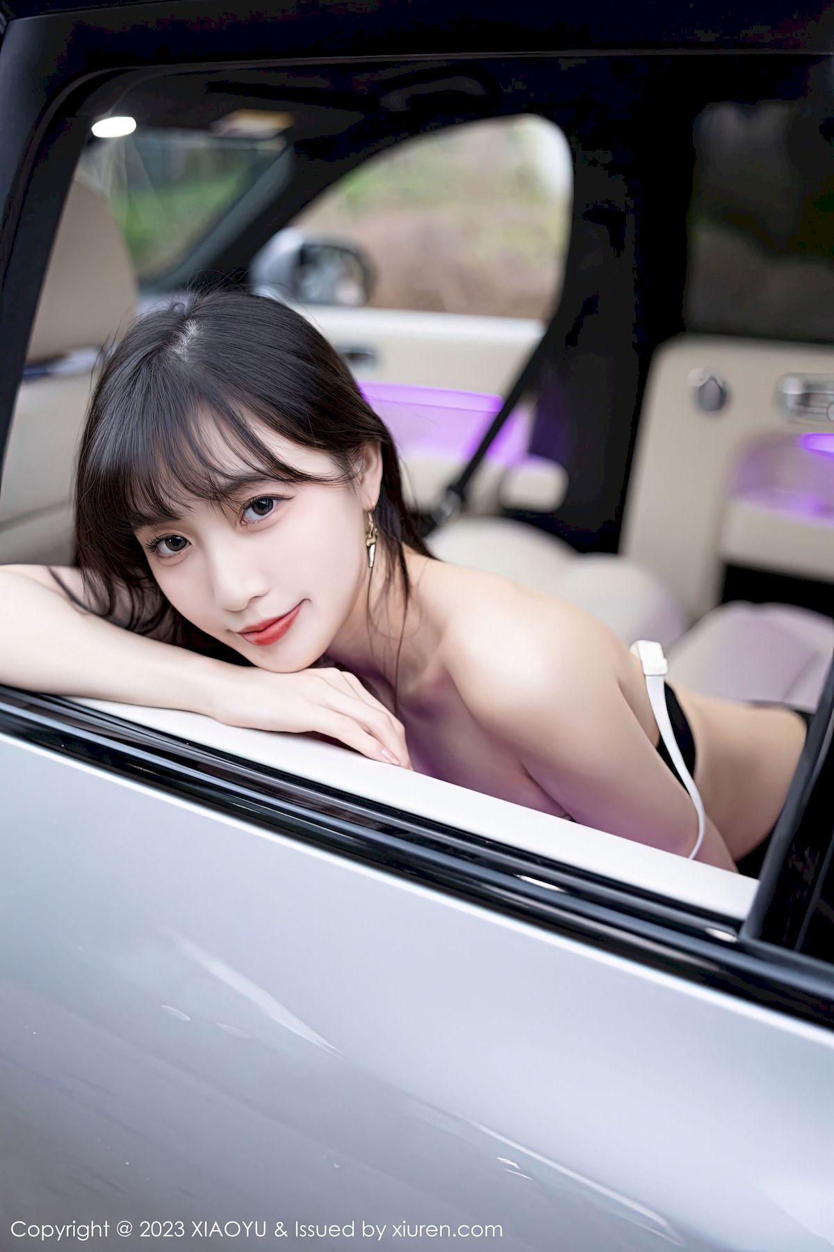 [XIAOYU语画界] VOL.950 模特林星阑 – 红色上衣+黑丝吊裙性感写真