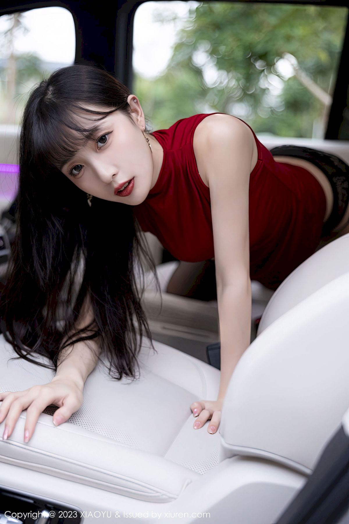 [XIAOYU语画界] VOL.950 模特林星阑 – 红色上衣+黑丝吊裙性感写真