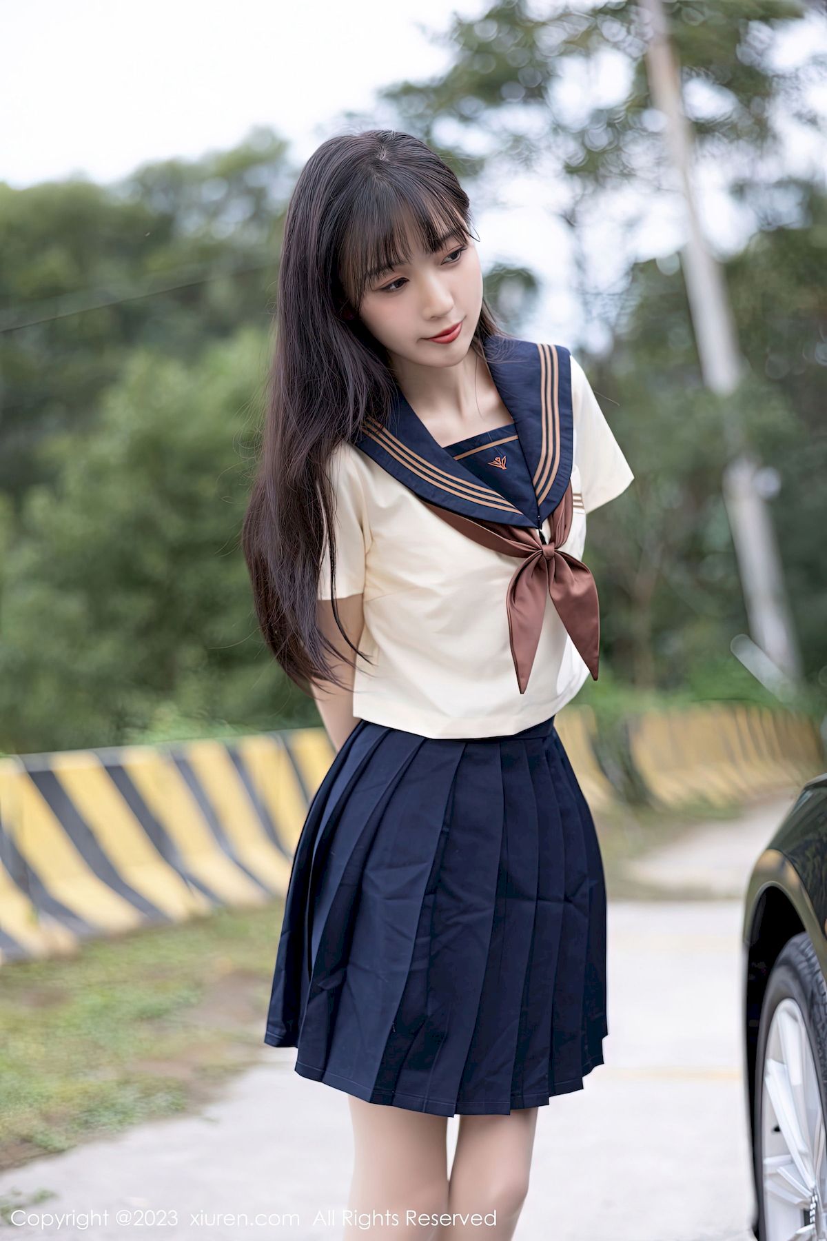 [秀人XiuRen] No.6126 模特林星阑 – 学妹制服+原色丝袜海南岛旅拍
