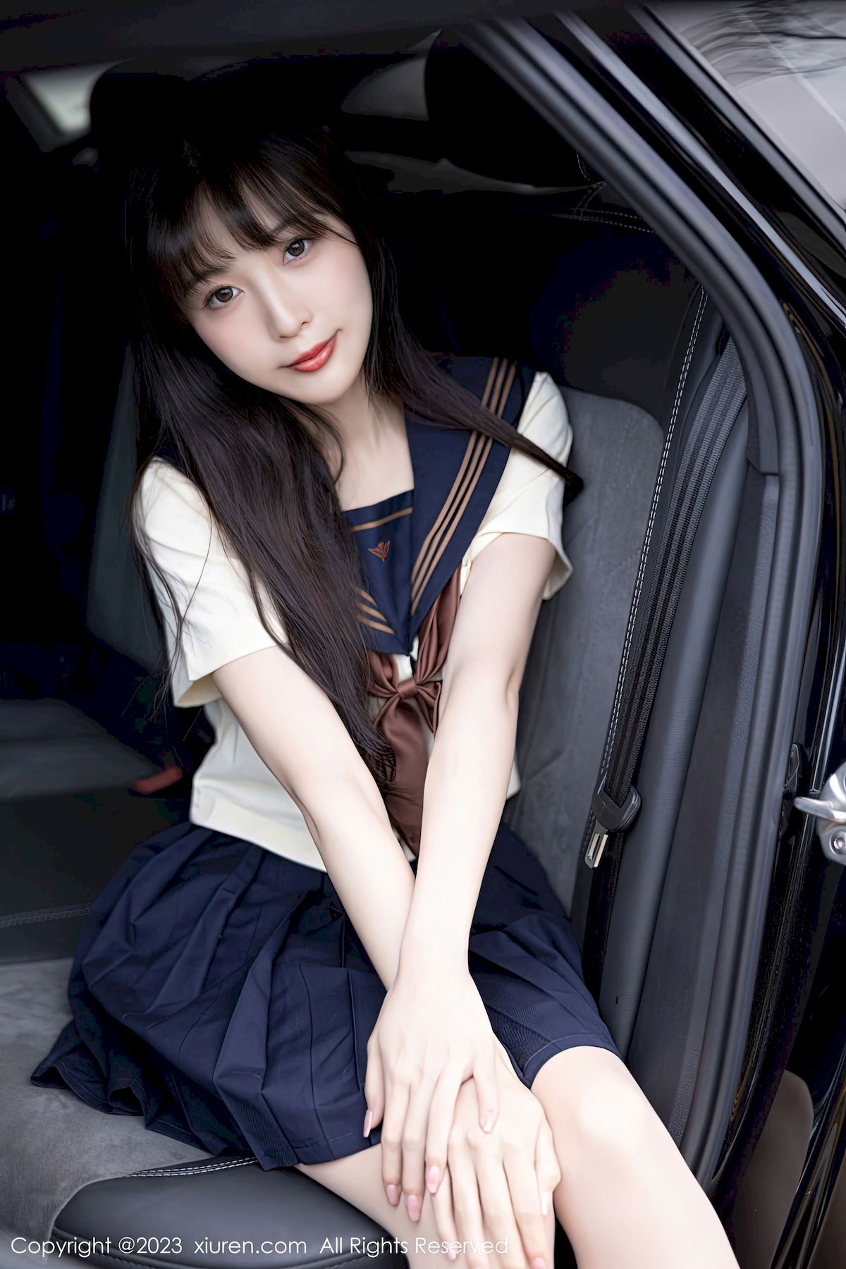[秀人XiuRen] No.6126 模特林星阑 – 学妹制服+原色丝袜海南岛旅拍