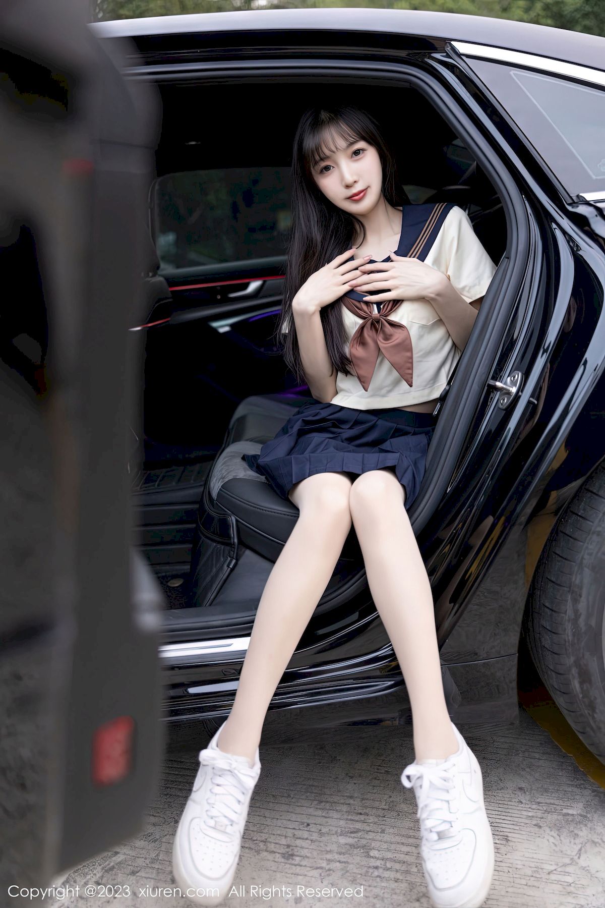 [秀人XiuRen] No.6126 模特林星阑 – 学妹制服+原色丝袜海南岛旅拍
