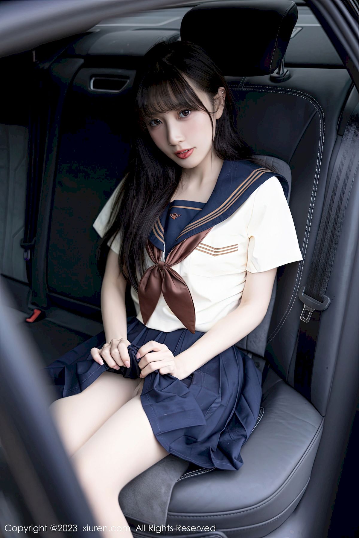 [秀人XiuRen] No.6126 模特林星阑 – 学妹制服+原色丝袜海南岛旅拍