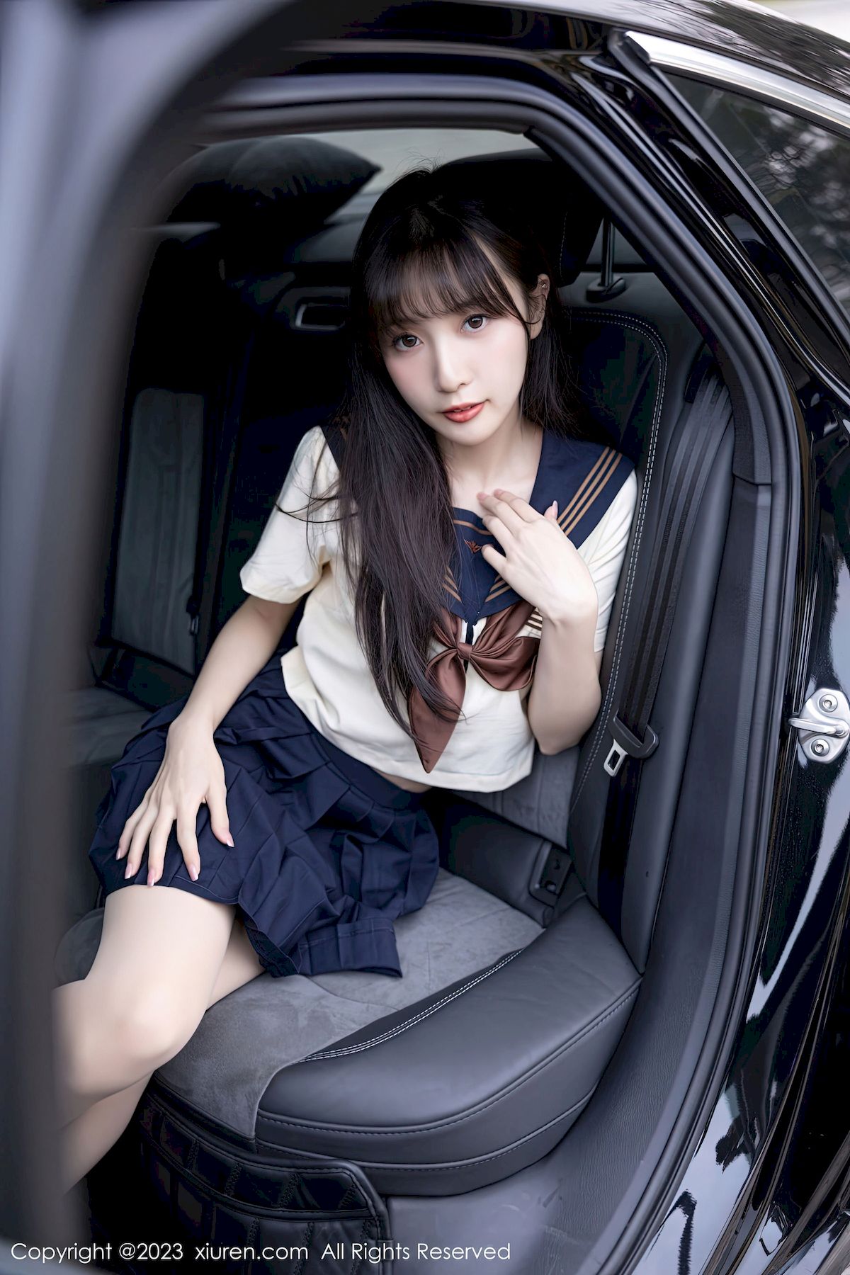 [秀人XiuRen] No.6126 模特林星阑 – 学妹制服+原色丝袜海南岛旅拍