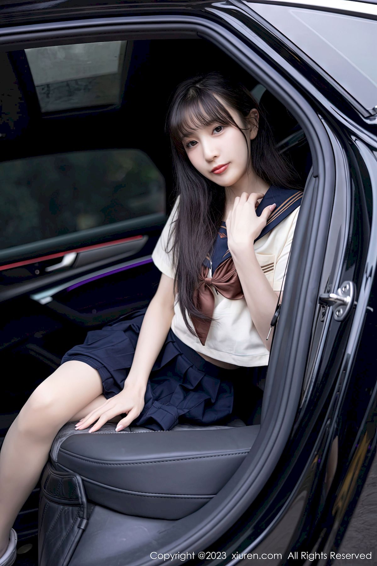 [秀人XiuRen] No.6126 模特林星阑 – 学妹制服+原色丝袜海南岛旅拍