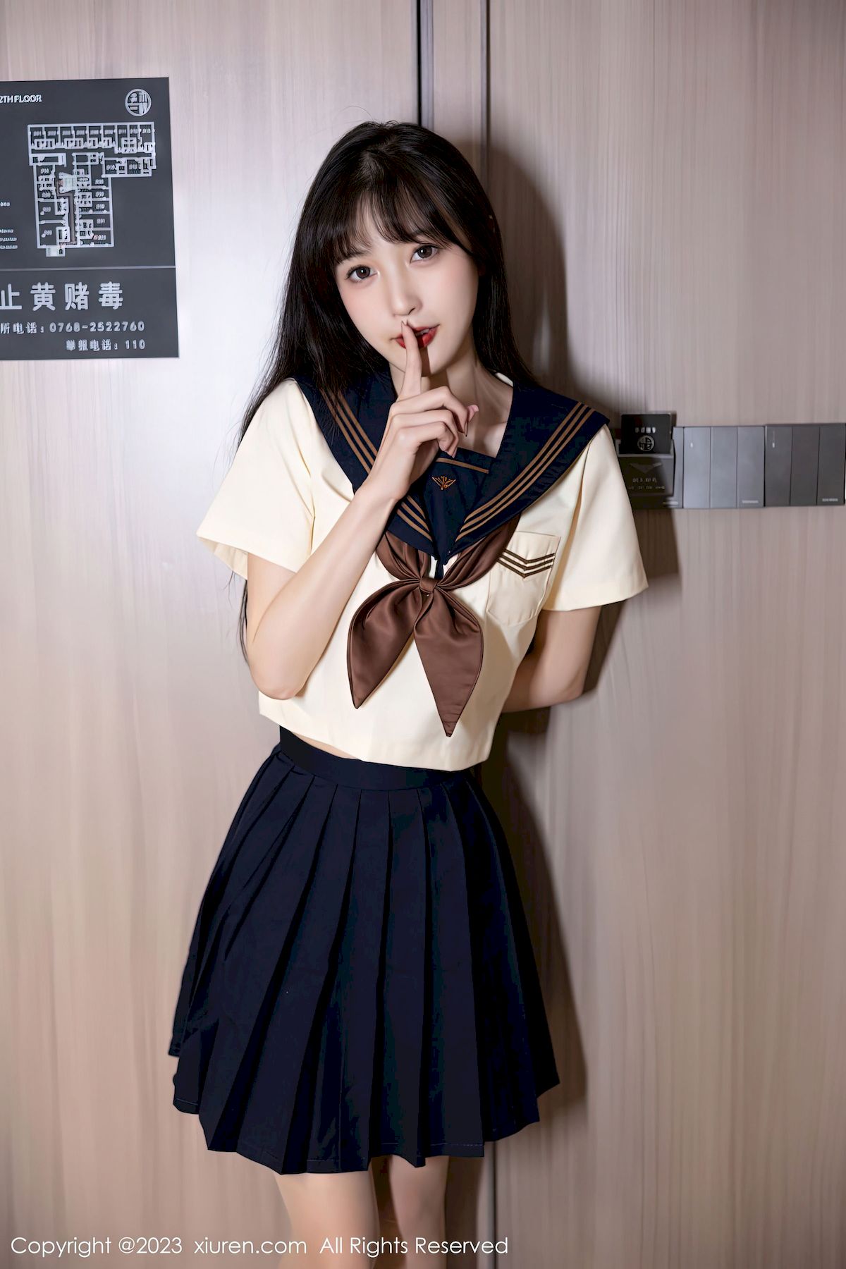 [秀人XiuRen] No.6126 模特林星阑 – 学妹制服+原色丝袜海南岛旅拍