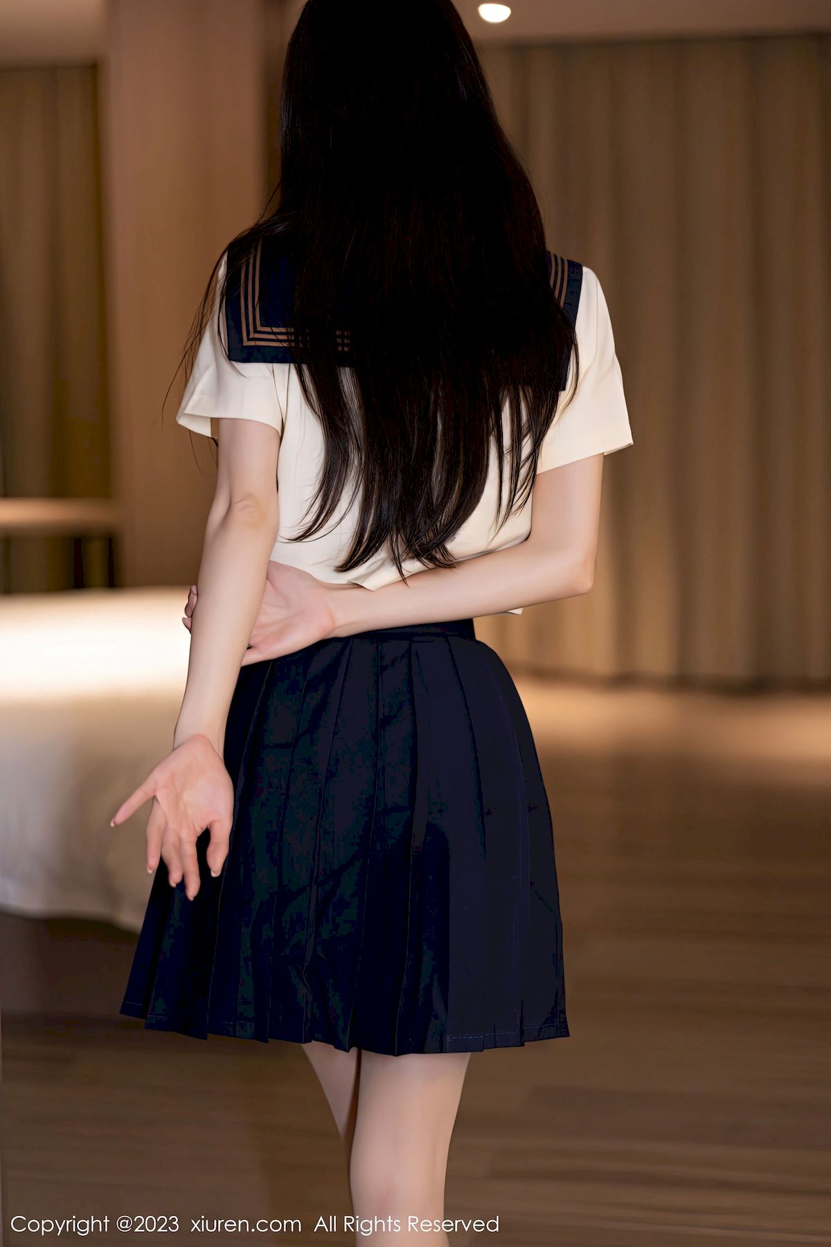 [秀人XiuRen] No.6126 模特林星阑 – 学妹制服+原色丝袜海南岛旅拍