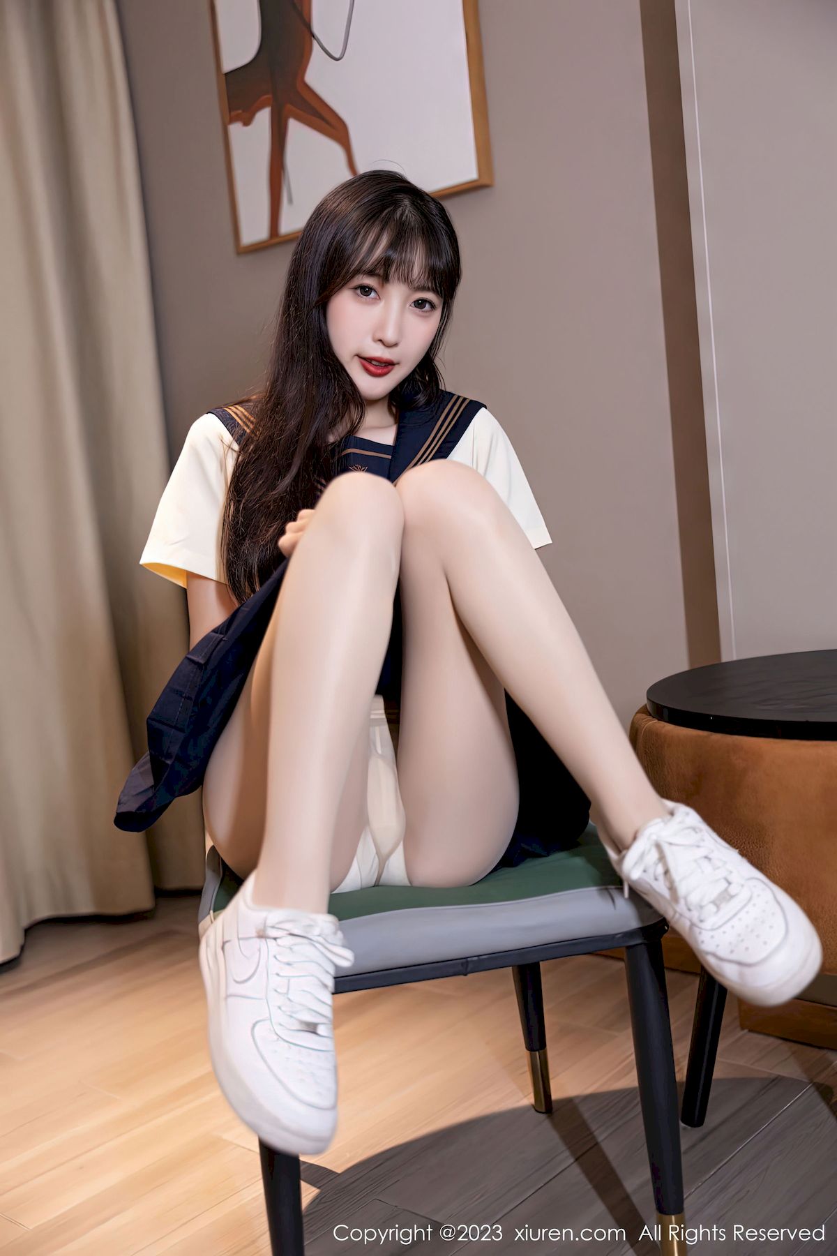 [秀人XiuRen] No.6126 模特林星阑 – 学妹制服+原色丝袜海南岛旅拍