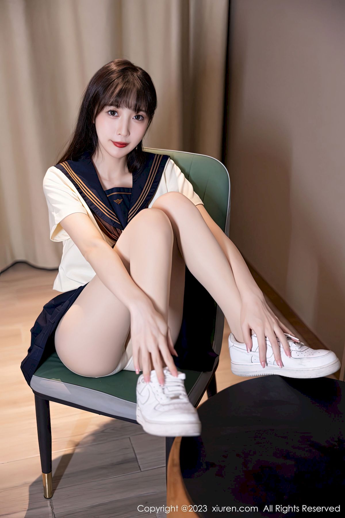 [秀人XiuRen] No.6126 模特林星阑 – 学妹制服+原色丝袜海南岛旅拍
