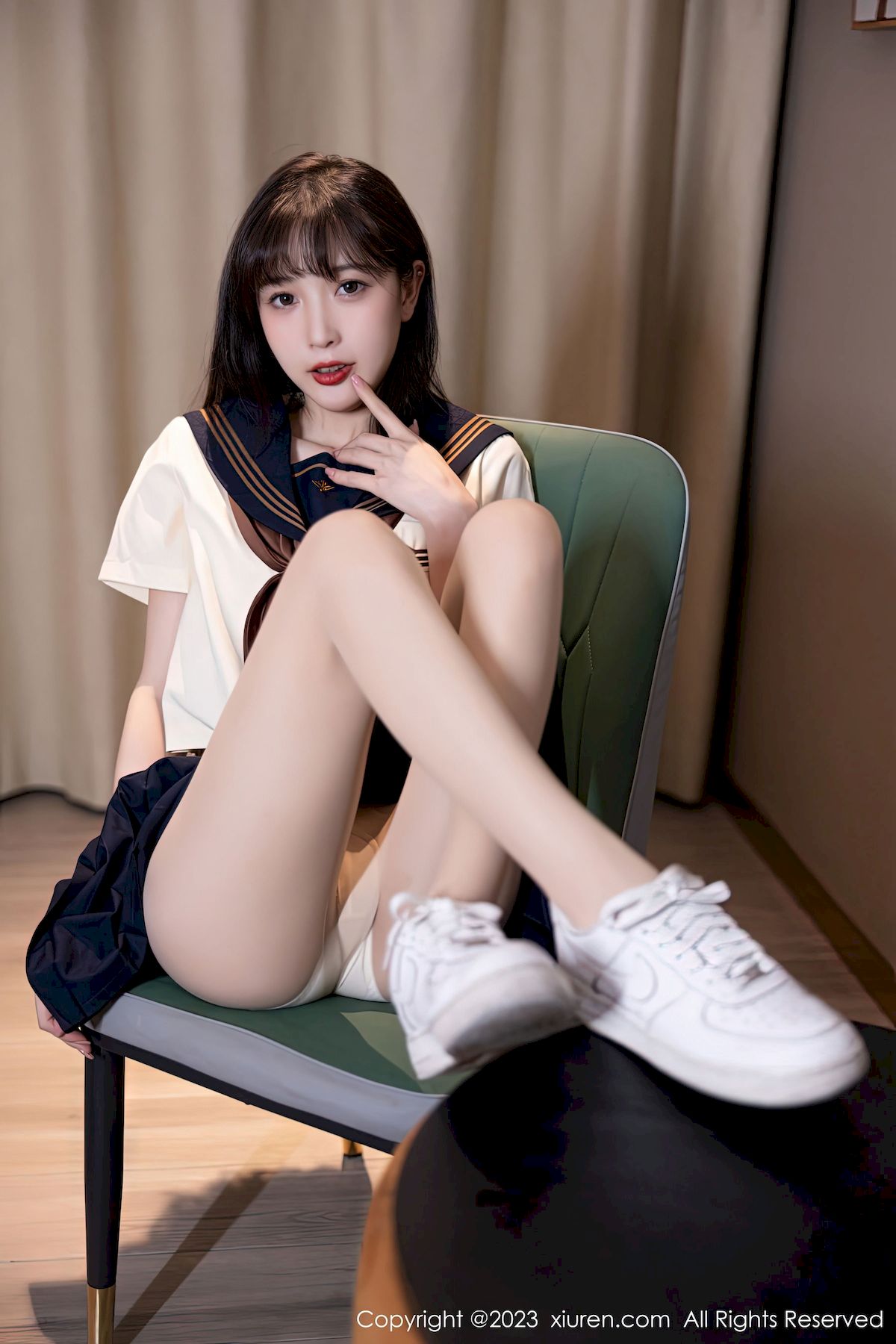 [秀人XiuRen] No.6126 模特林星阑 – 学妹制服+原色丝袜海南岛旅拍