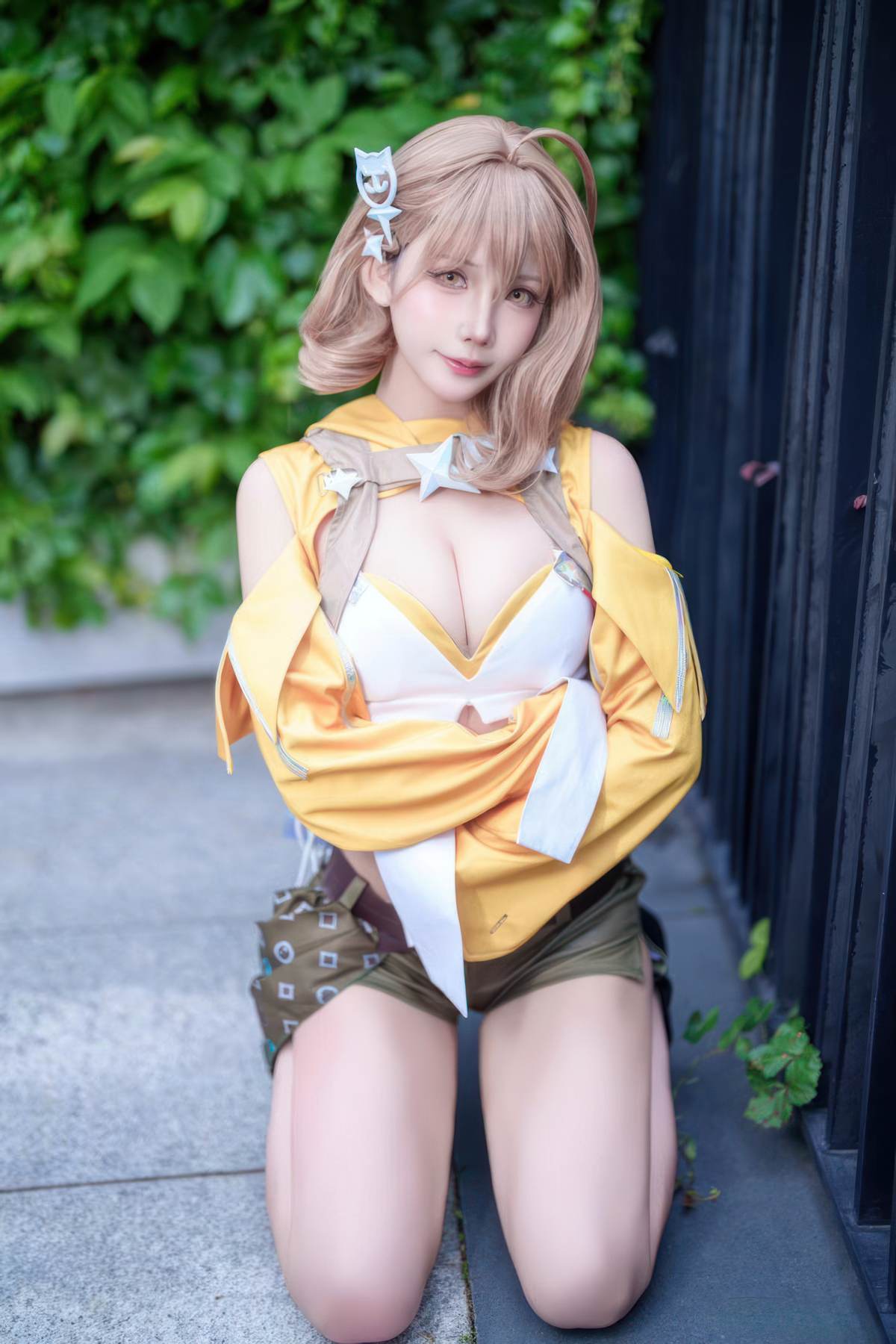 抱走莫子aa – Nikke胜利女神 阿妮斯：超级巨星舞台装美腿游戏角色 23P