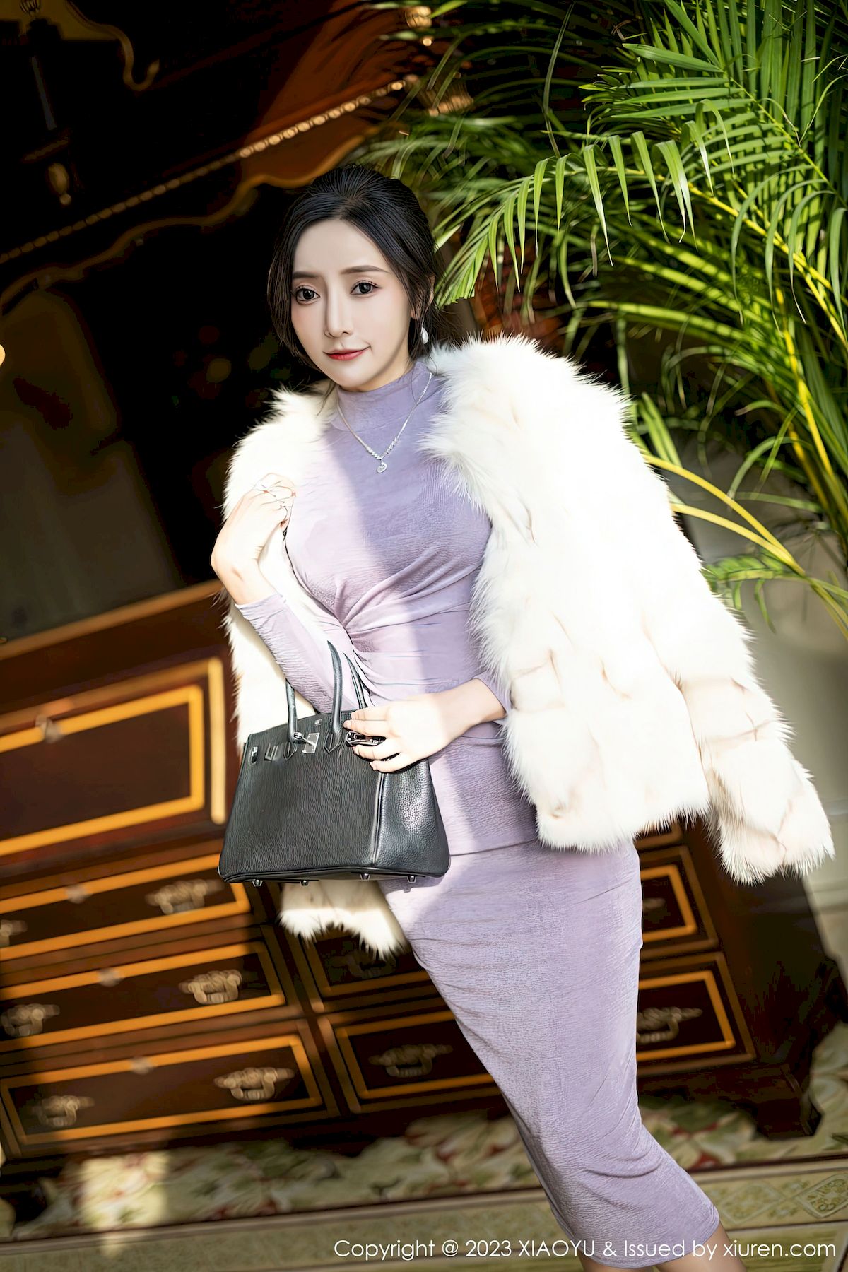 [语画界XIAOYU] Vol.947 女神王馨瑶yanni – 淡紫色收身连衣长裙性感写真