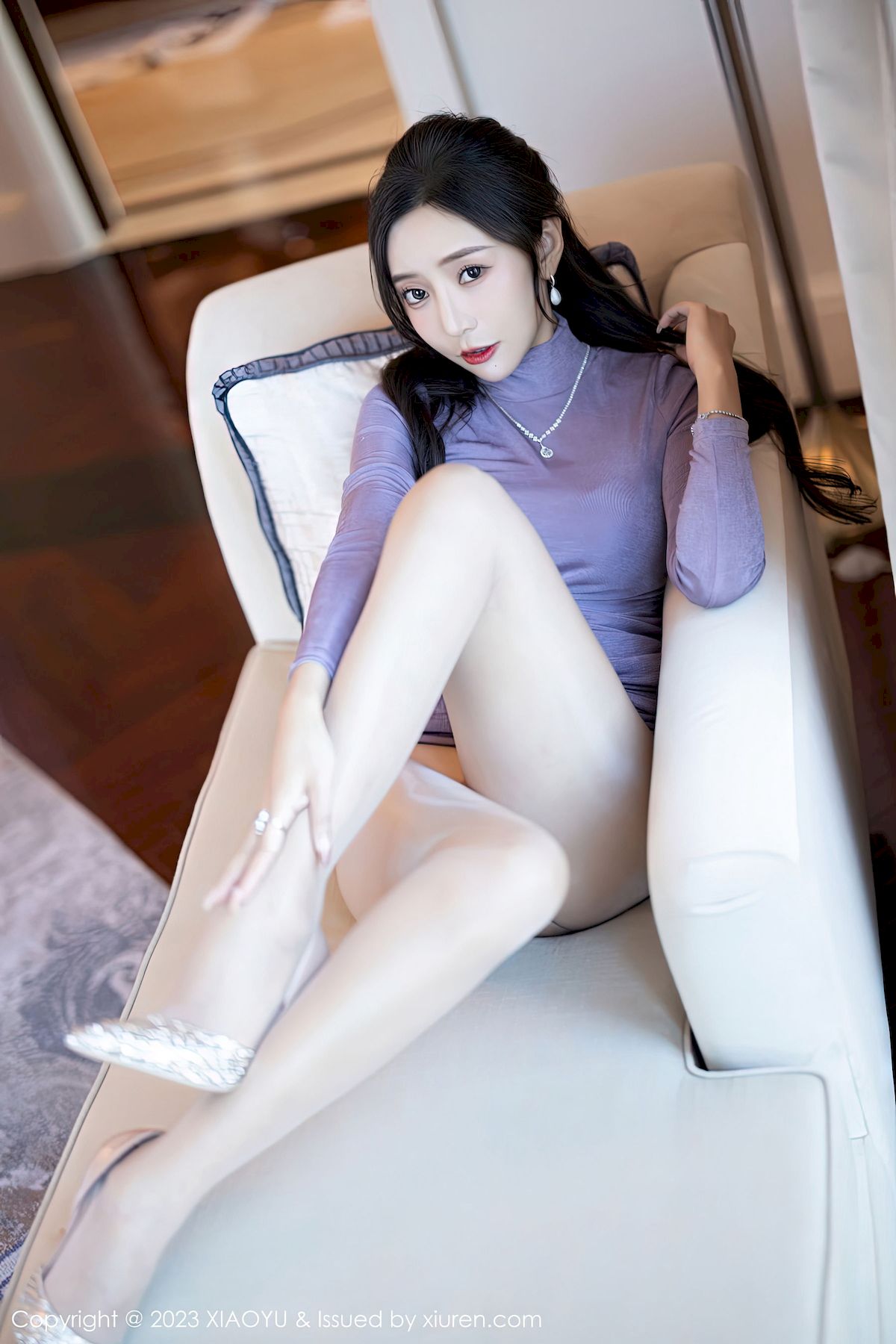 [语画界XIAOYU] Vol.947 女神王馨瑶yanni – 淡紫色收身连衣长裙性感写真