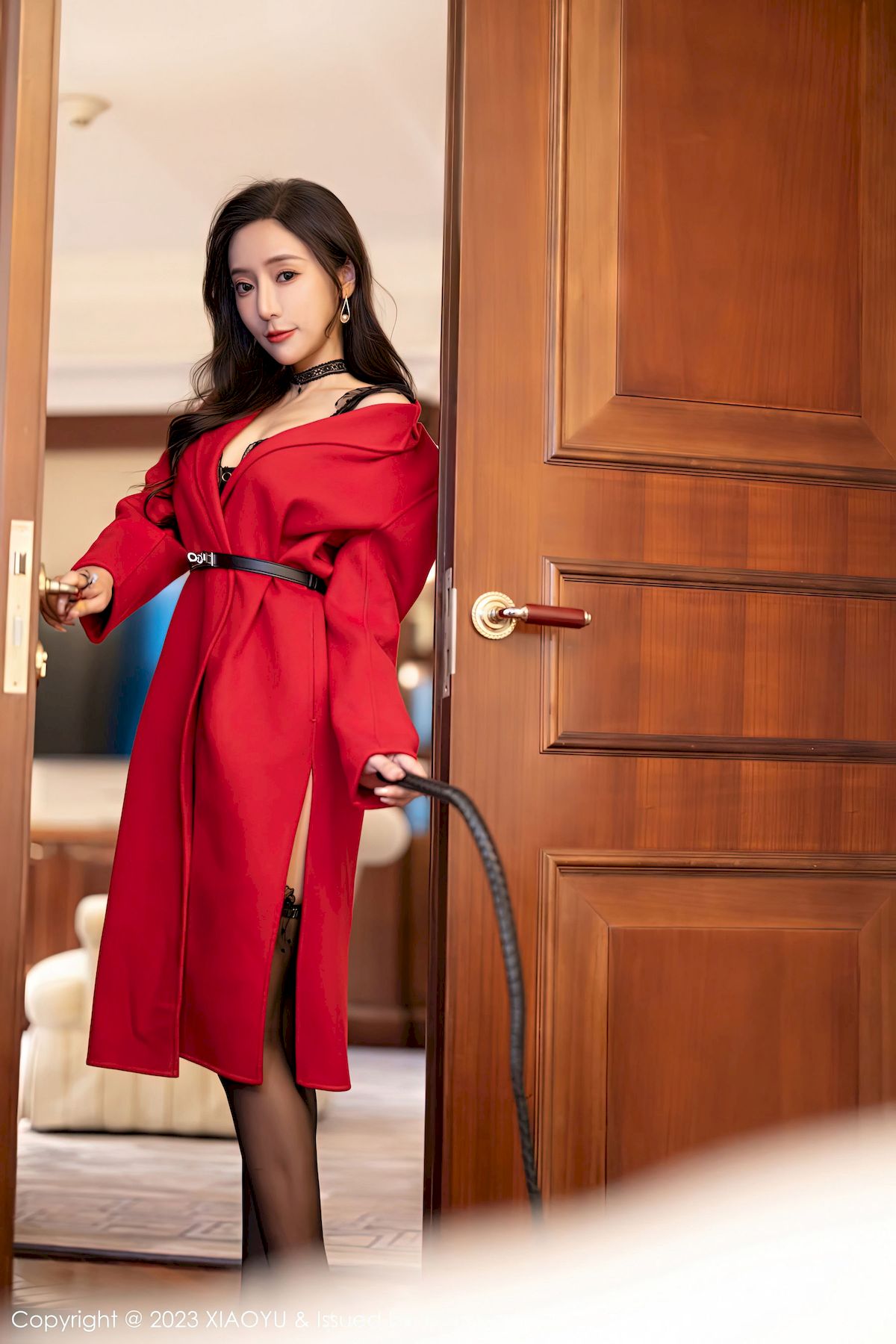 [语画界XIAOYU] Vol.945 女神王馨瑶yanni – 红色外衣+黑丝内衣性感写真