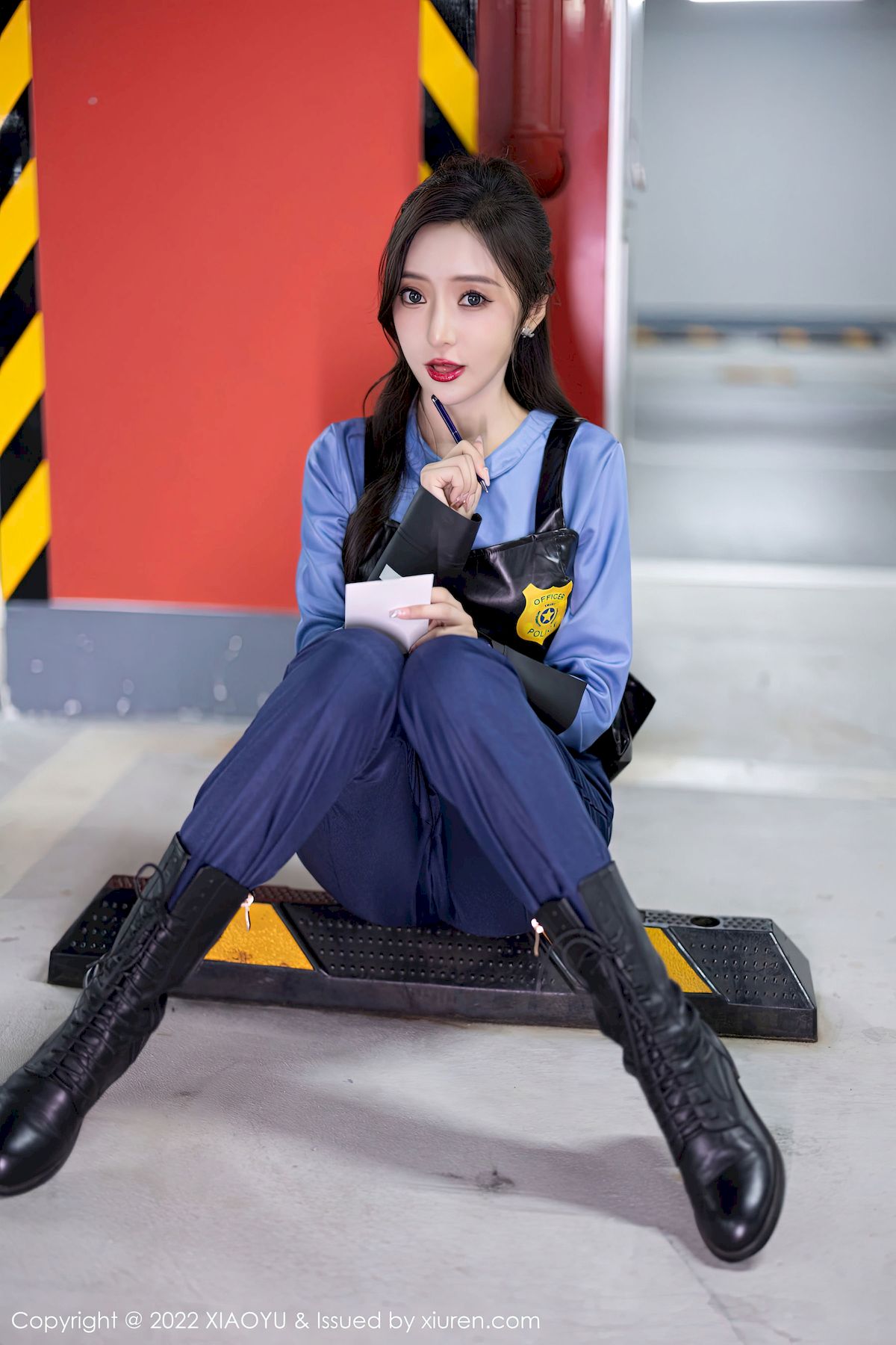 [语画界XIAOYU] Vol.929 女神王馨瑶yanni – 女警制服+灰丝制服性感写真