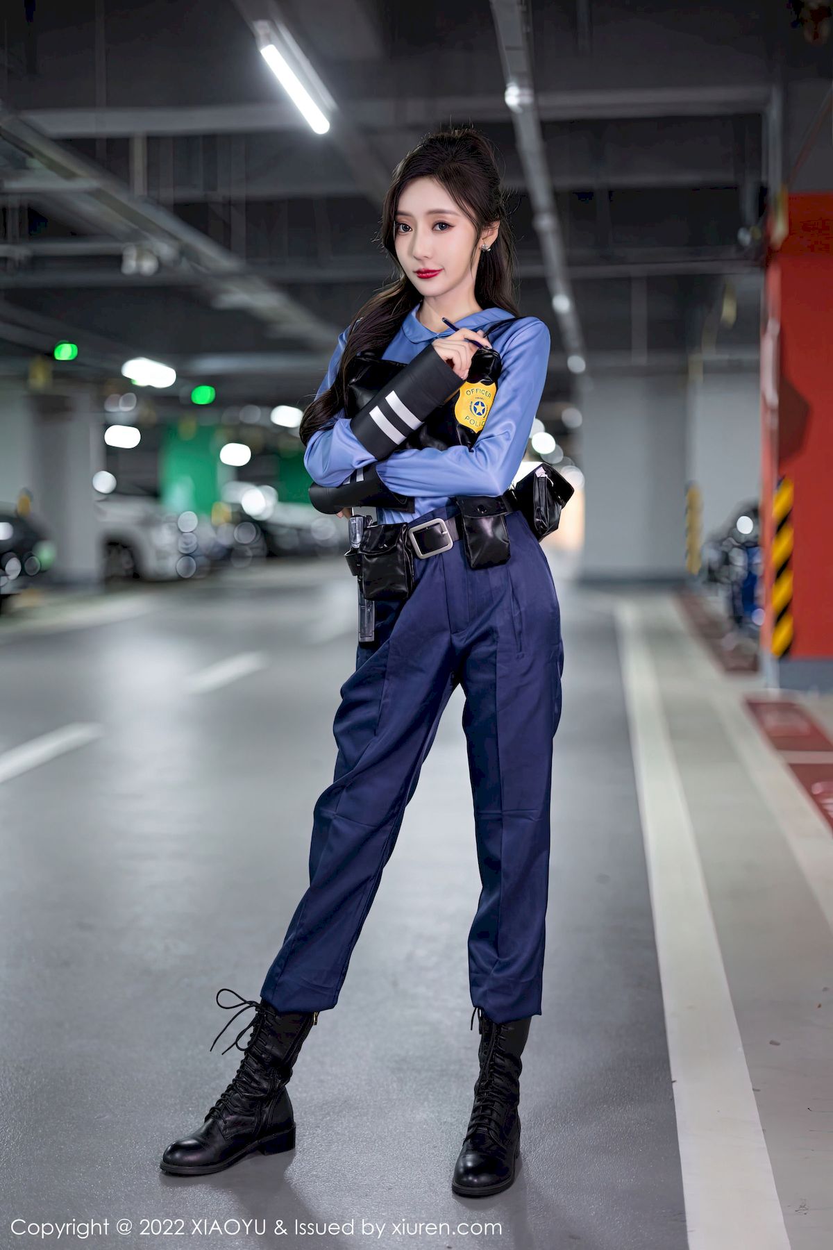 [语画界XIAOYU] Vol.929 女神王馨瑶yanni – 女警制服+灰丝制服性感写真