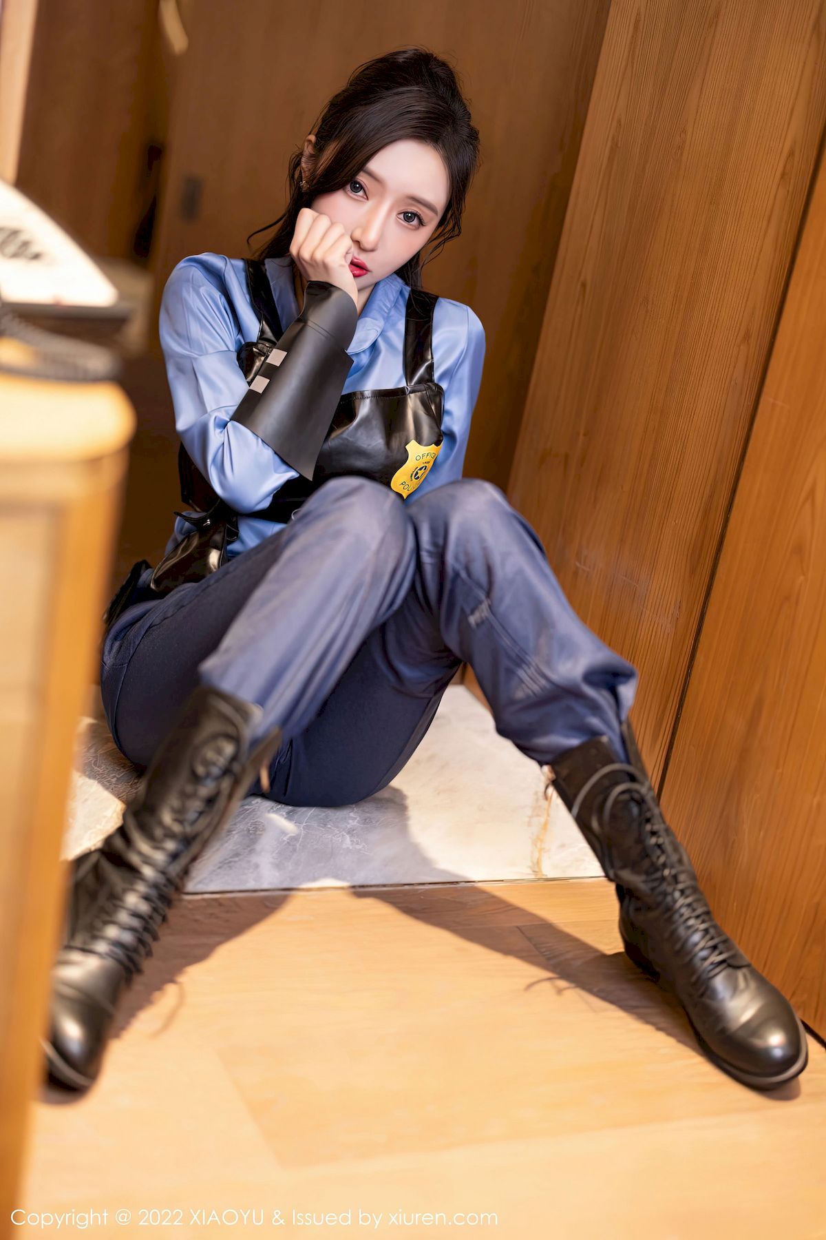 [语画界XIAOYU] Vol.929 女神王馨瑶yanni – 女警制服+灰丝制服性感写真