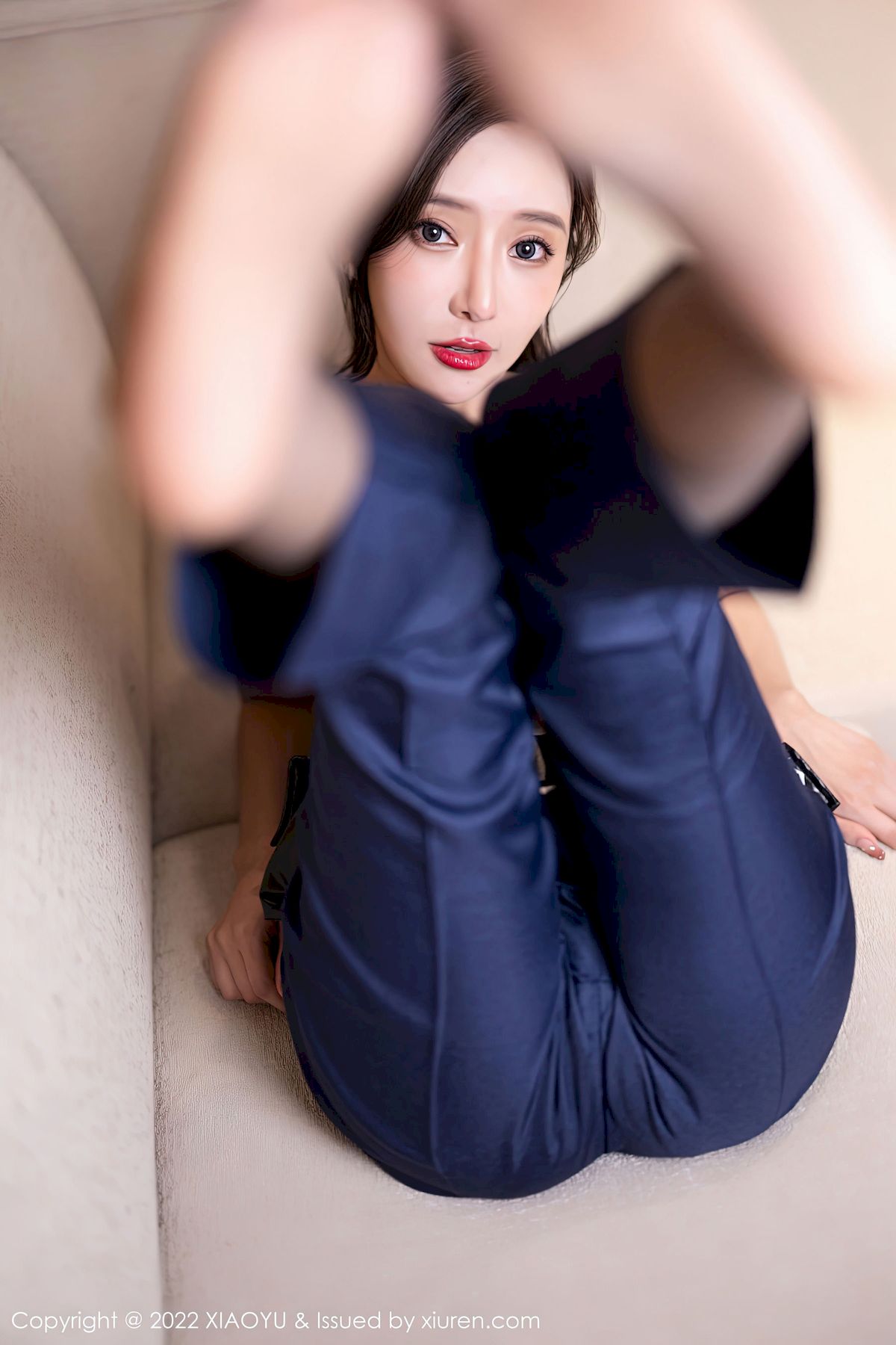 [语画界XIAOYU] Vol.929 女神王馨瑶yanni – 女警制服+灰丝制服性感写真