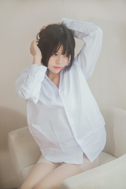 萝莉风COS 桜桃喵 – 白衬衫散发 – COSPLAY-御萝部落