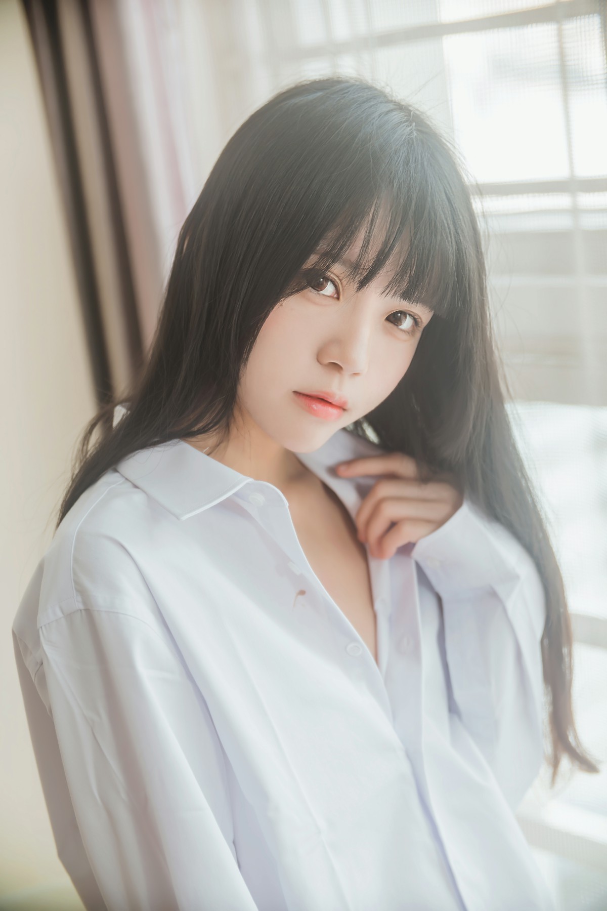 萝莉风COS 桜桃喵 – 白衬衫散发 – COSPLAY