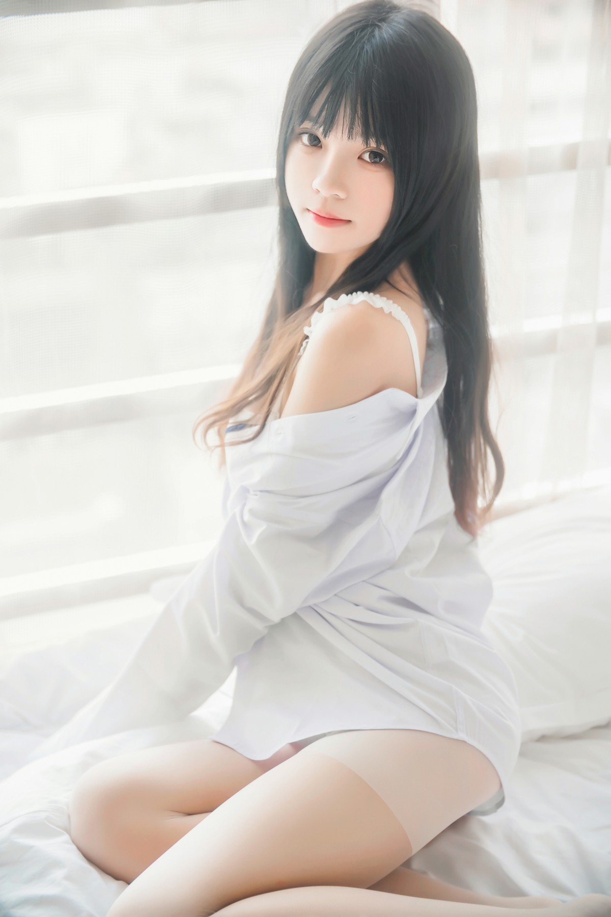 萝莉风COS 桜桃喵 – 白衬衫散发 – COSPLAY