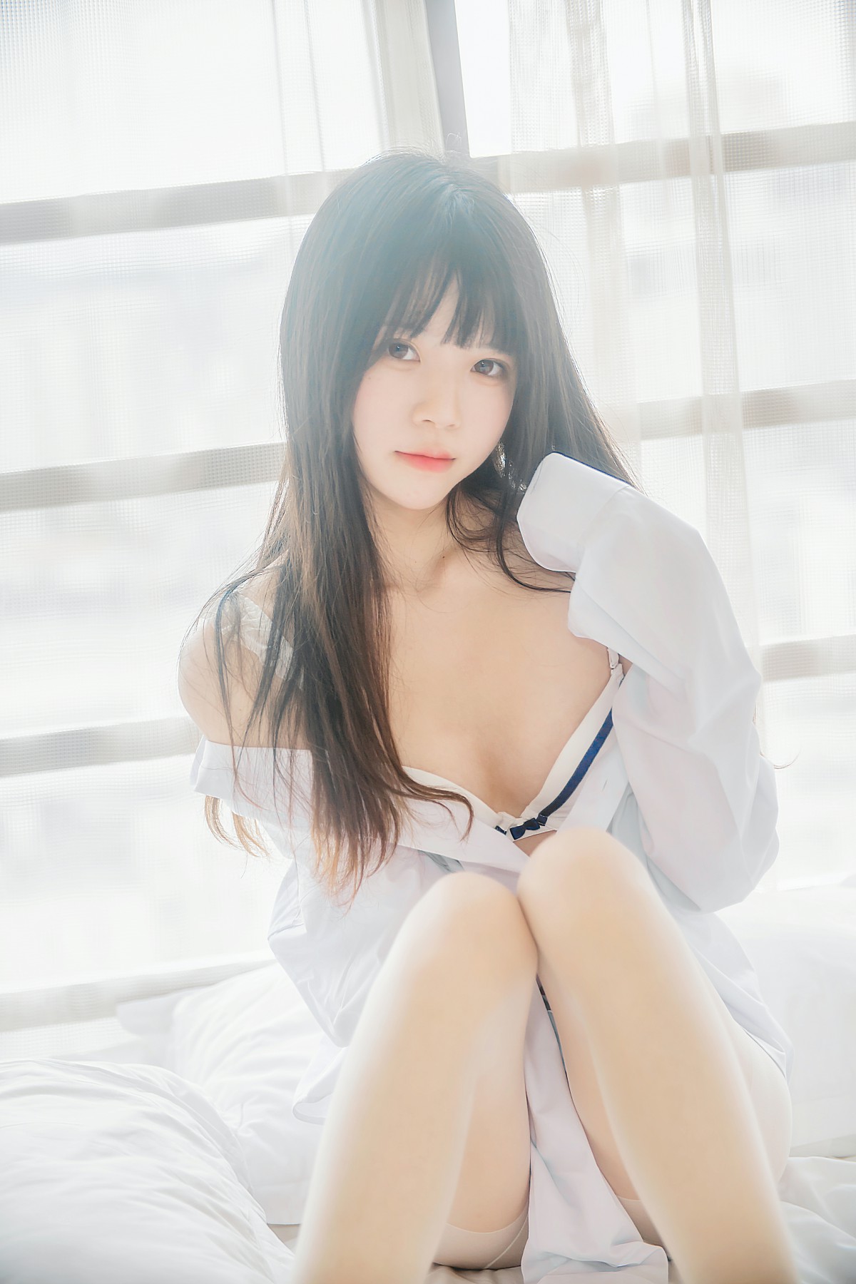 萝莉风COS 桜桃喵 – 白衬衫散发 – COSPLAY