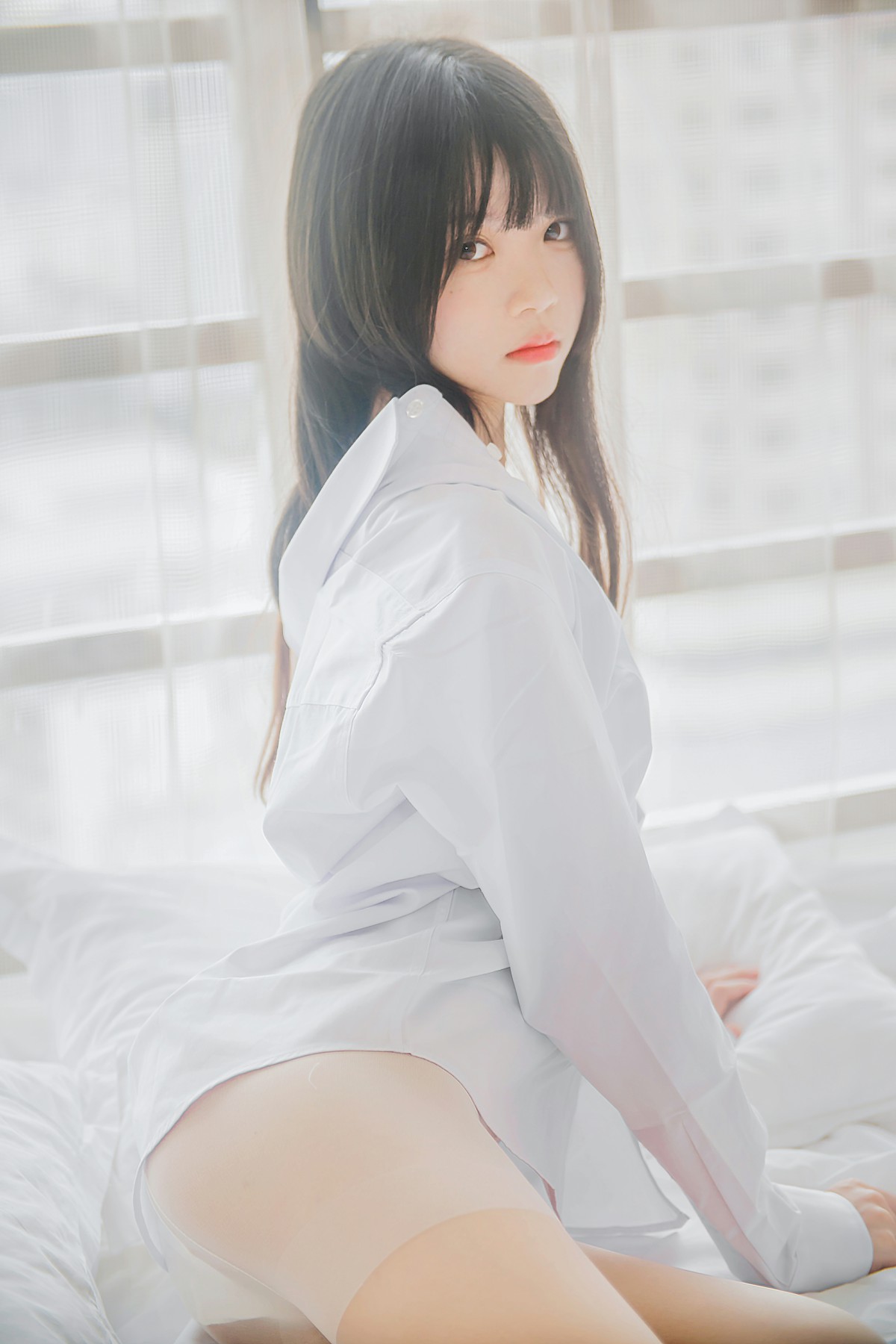 萝莉风COS 桜桃喵 – 白衬衫散发 – COSPLAY