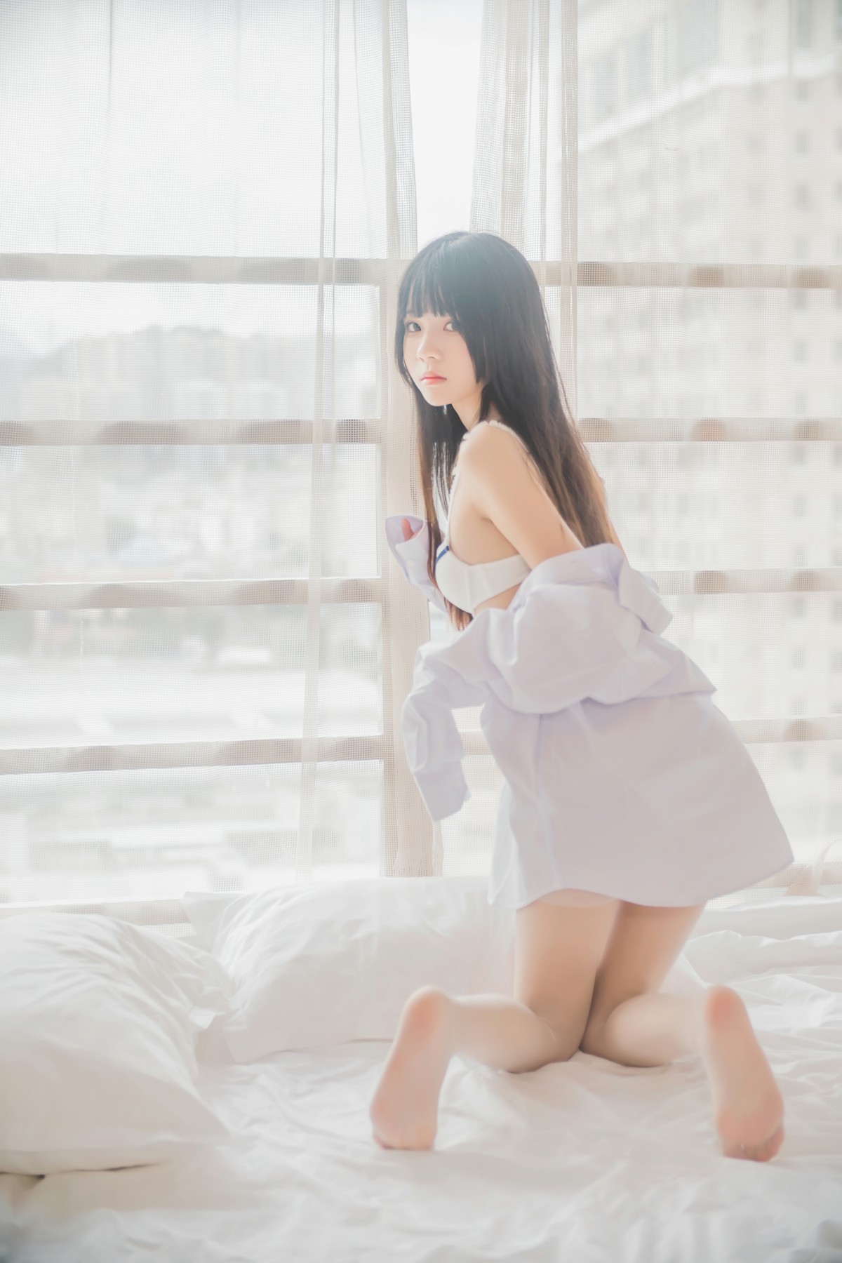 萝莉风COS 桜桃喵 – 白衬衫散发 – COSPLAY