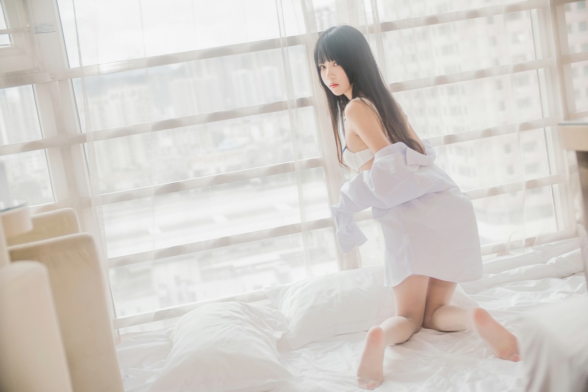 萝莉风COS 桜桃喵 – 白衬衫散发 – COSPLAY