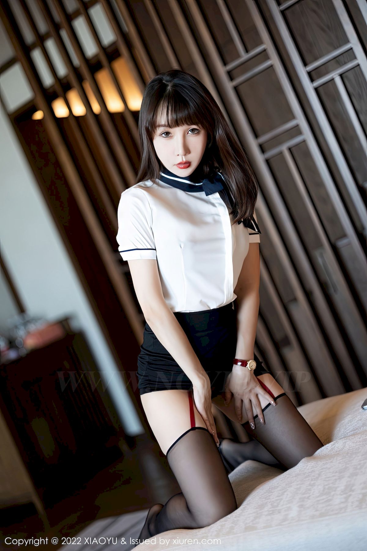 [语画界XIAOYU] Vol.918 模特波巧酱 – 空姐制服+黑色短裙性感写真
