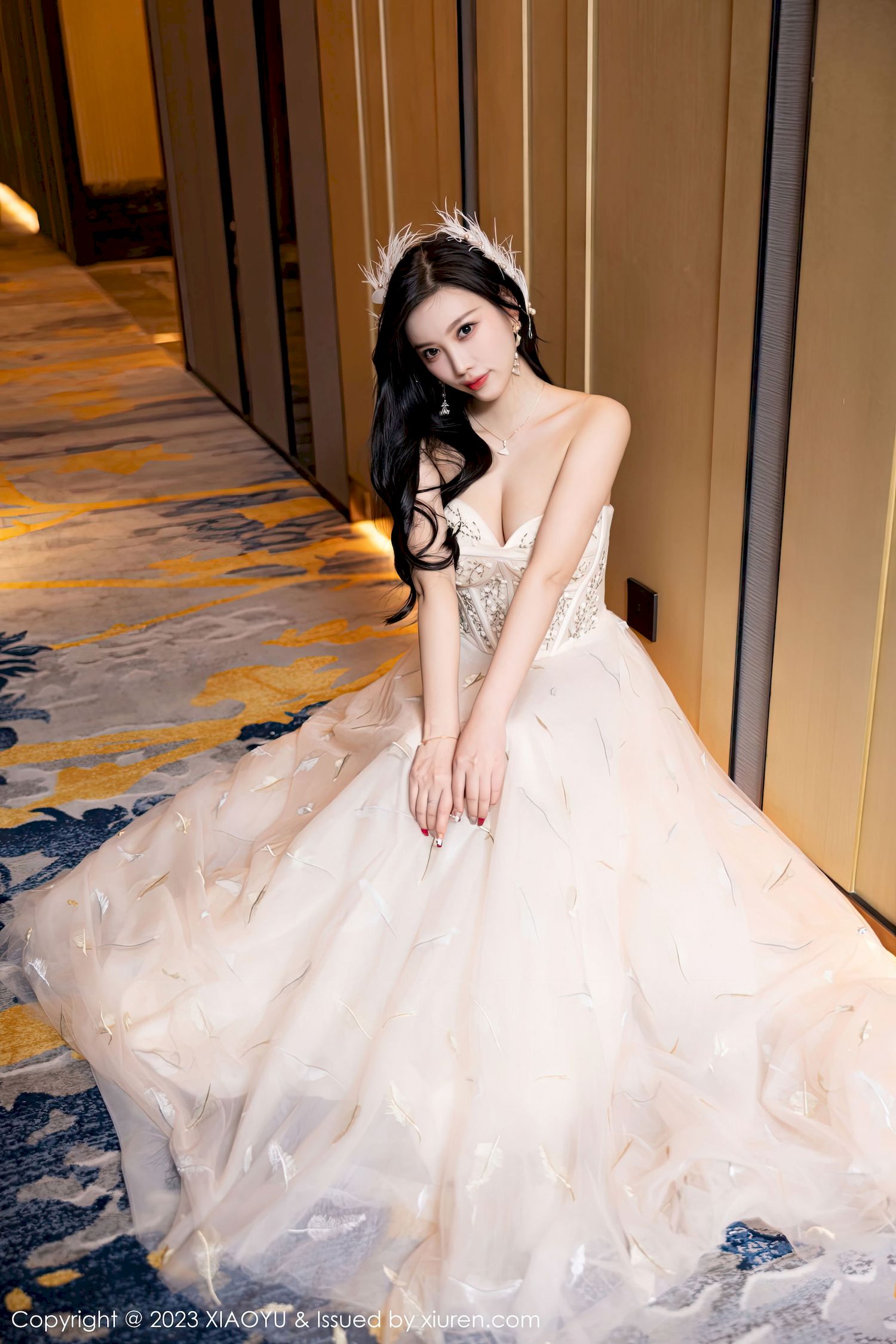 [语画界XIAOYU] Vol.941 女神杨晨晨Yome – 露肩长裙+生日主题私房写真