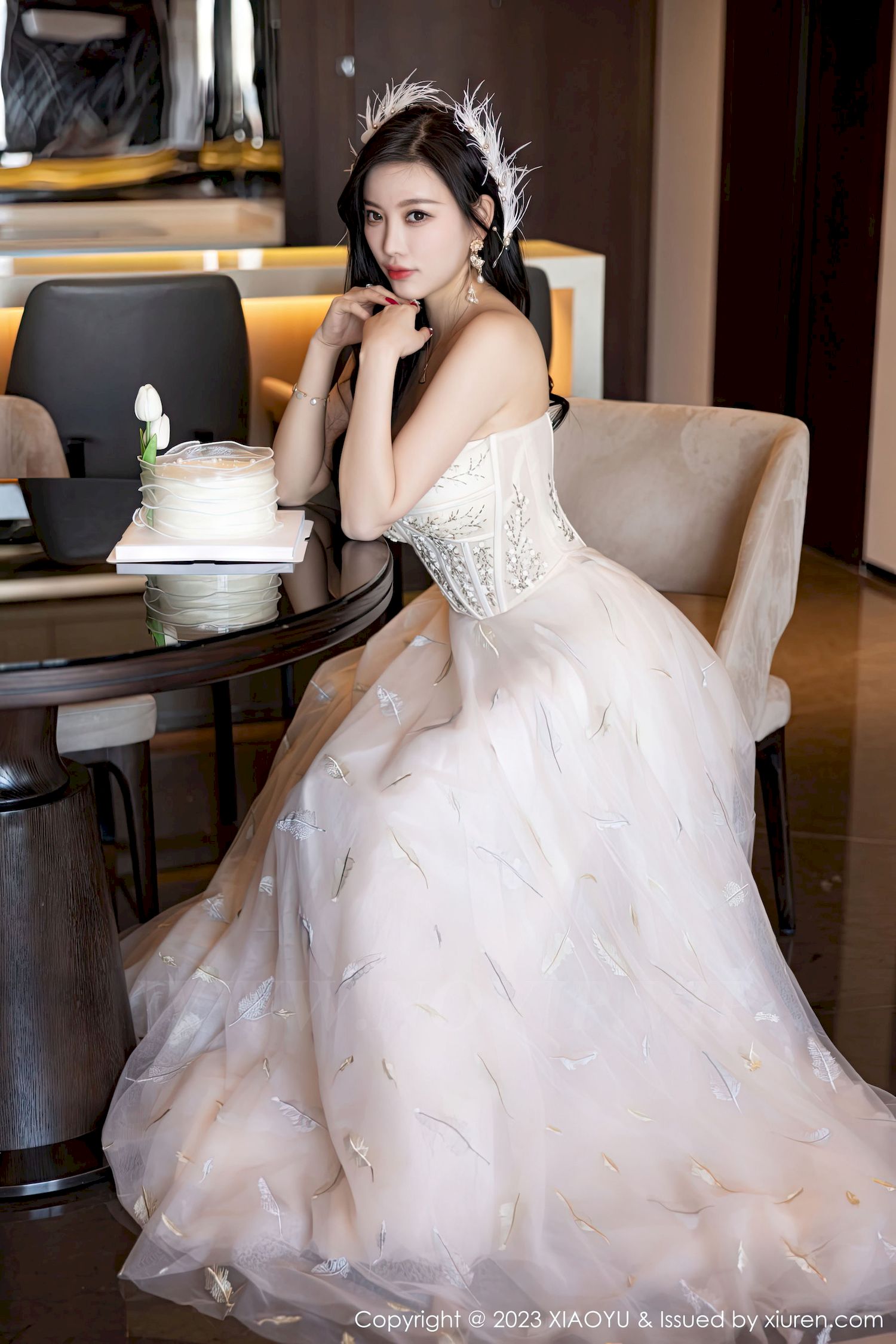 [语画界XIAOYU] Vol.941 女神杨晨晨Yome – 露肩长裙+生日主题私房写真