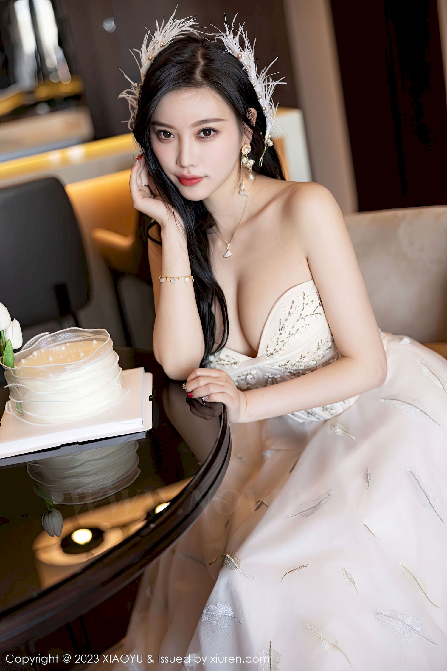 [语画界XIAOYU] Vol.941 女神杨晨晨Yome – 露肩长裙+生日主题私房写真