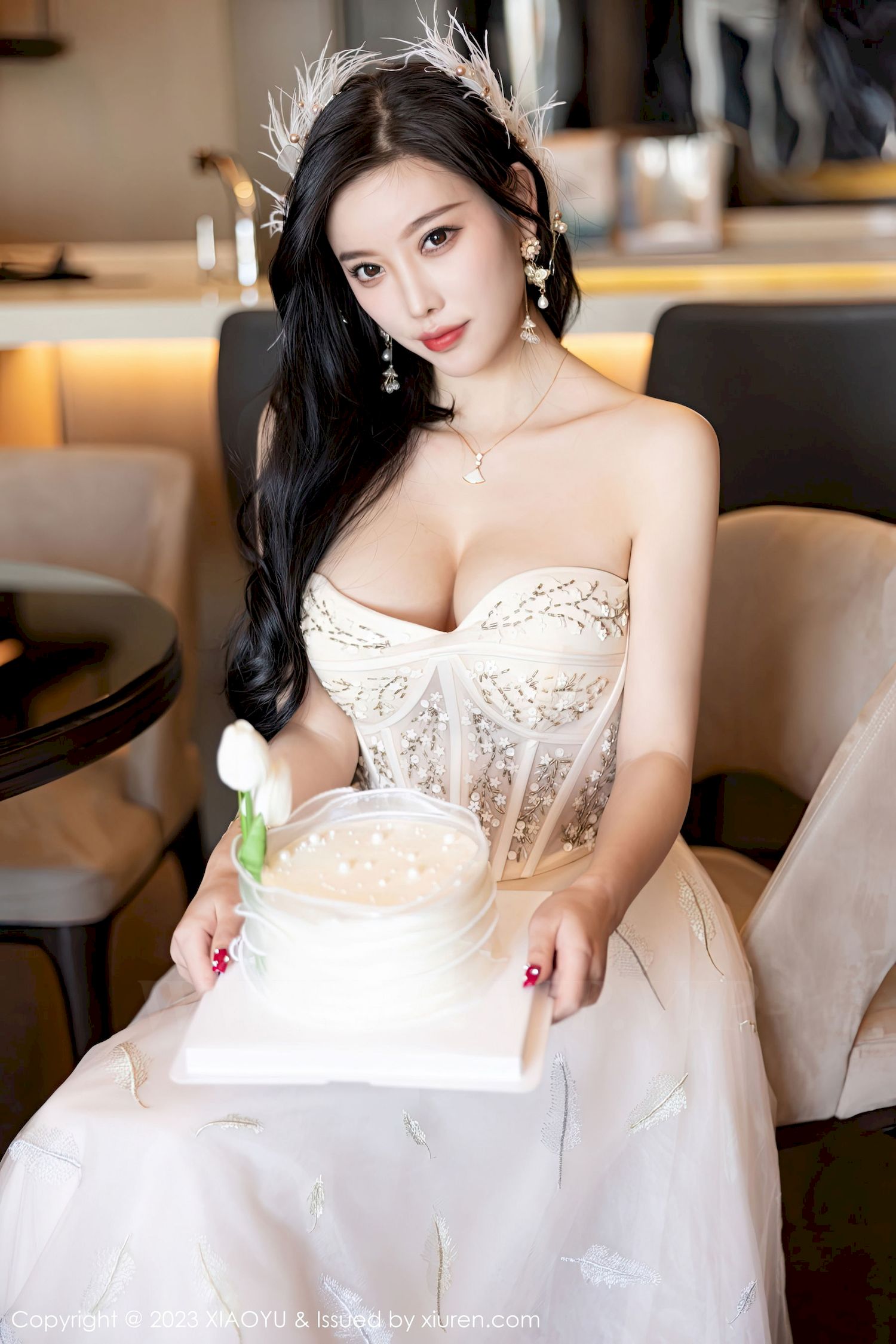 [语画界XIAOYU] Vol.941 女神杨晨晨Yome – 露肩长裙+生日主题私房写真