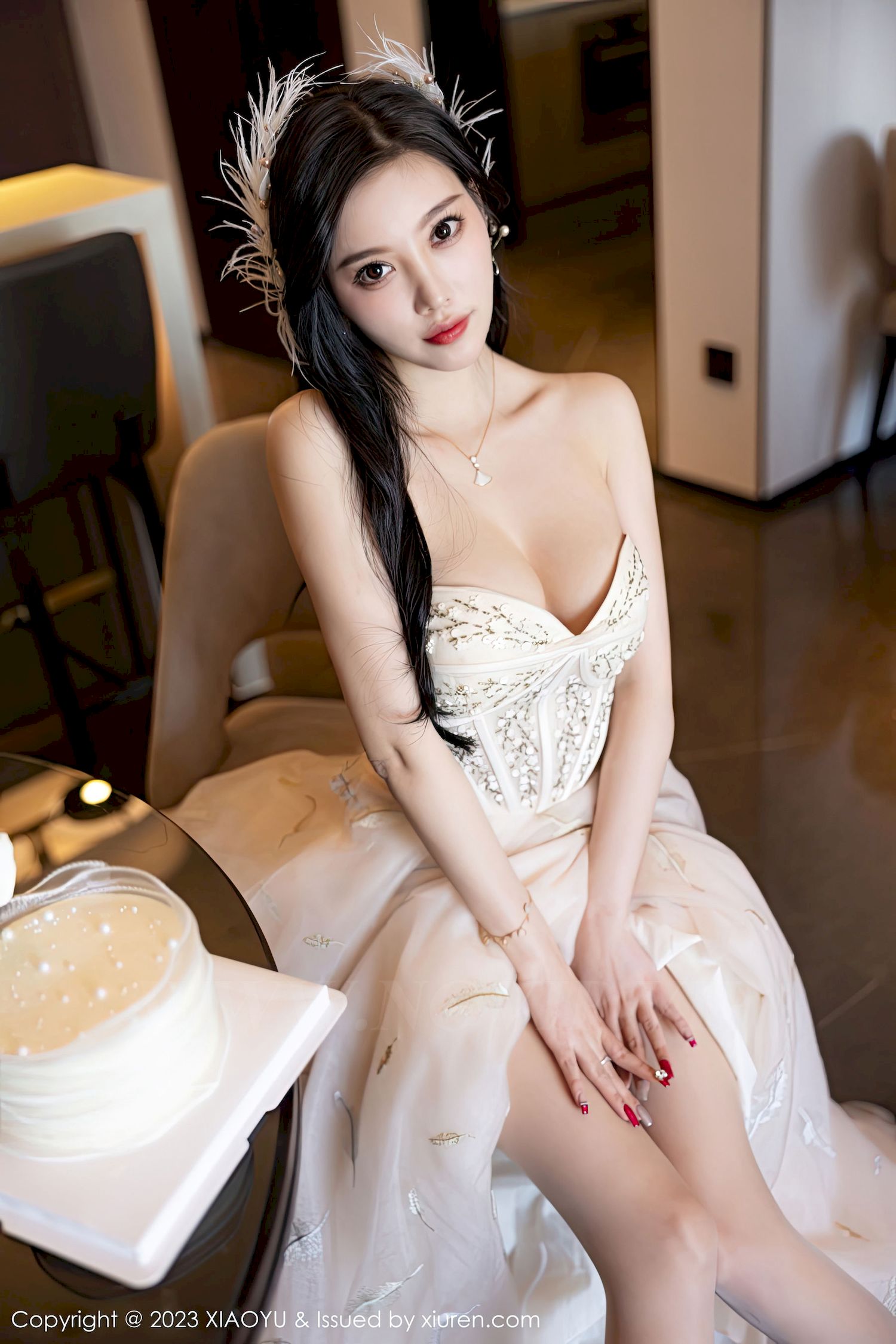 [语画界XIAOYU] Vol.941 女神杨晨晨Yome – 露肩长裙+生日主题私房写真