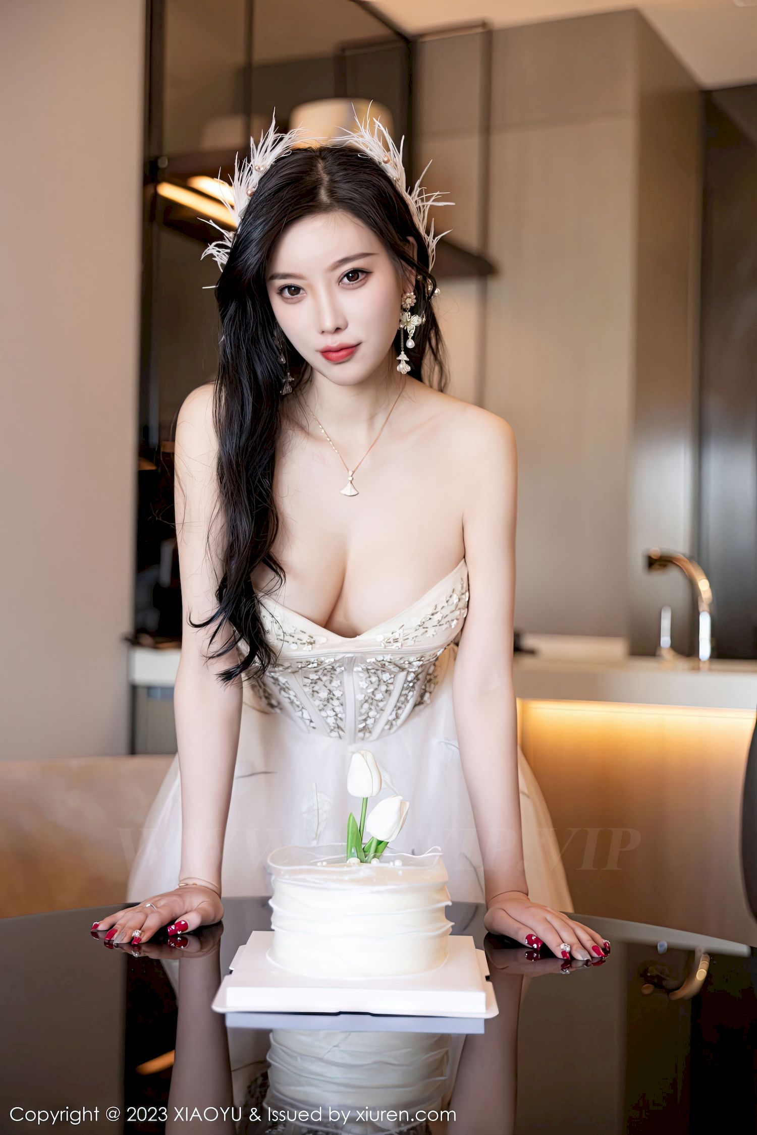 [语画界XIAOYU] Vol.941 女神杨晨晨Yome – 露肩长裙+生日主题私房写真