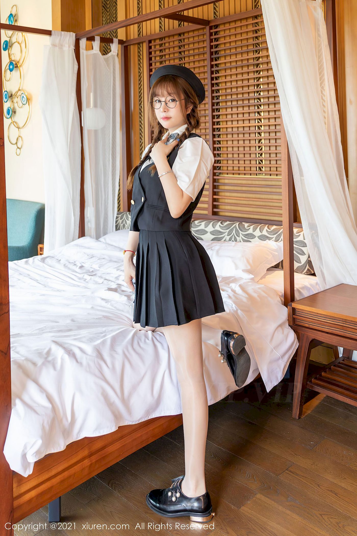 [秀人XIUREN] No.3366 女神王雨纯 – 双马尾+学生制服三亚旅拍