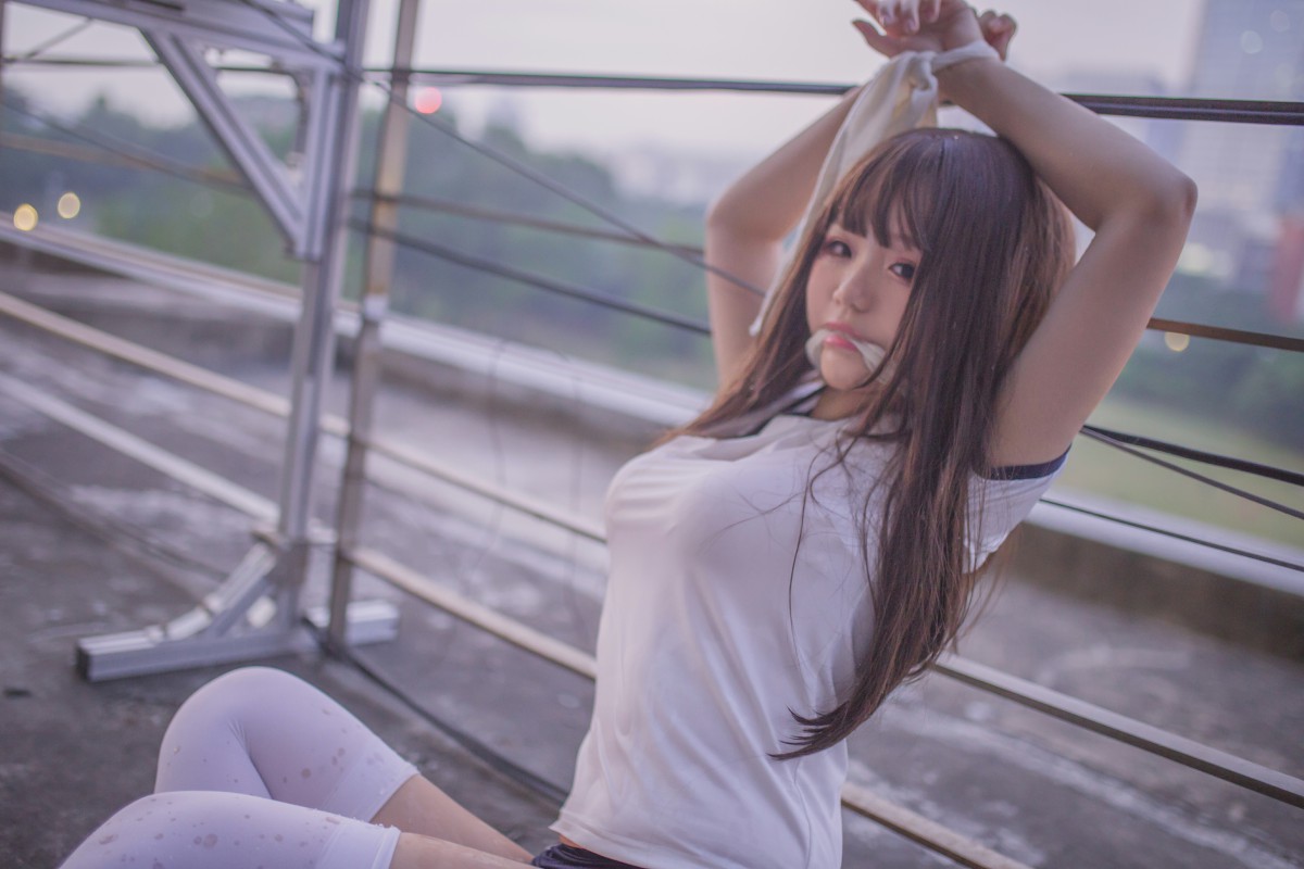 性感人气COSER Yoko宅夏Cos – 白丝捆绑 – COSPLAY