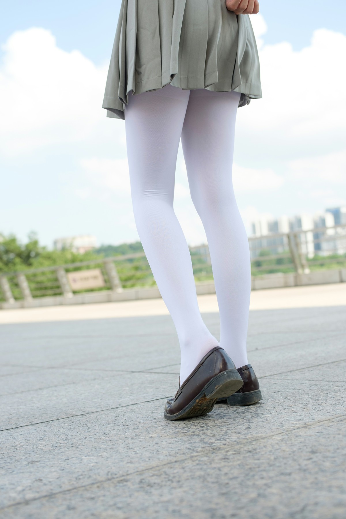 [森萝财团]R15-026JK白丝户外 – COSPLAY