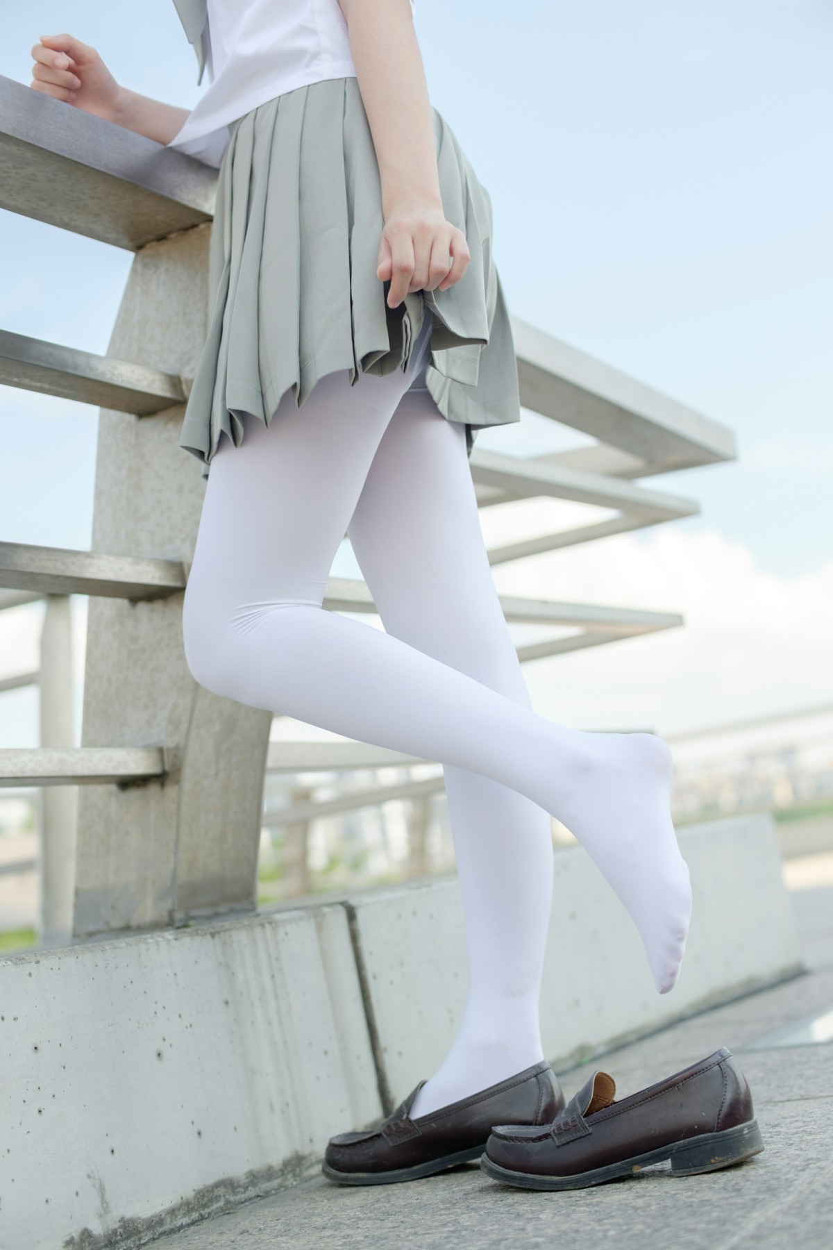 [森萝财团]R15-026JK白丝户外 – COSPLAY