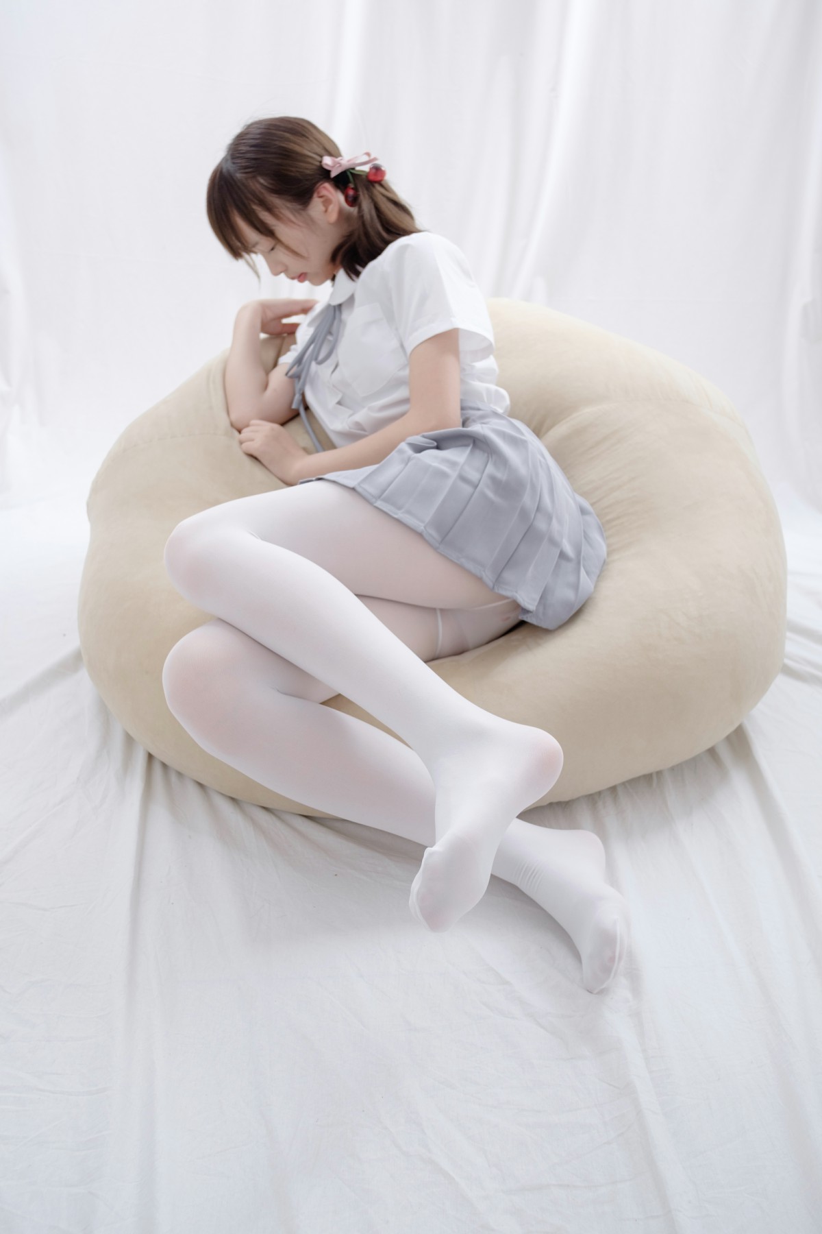 [森萝财团]R15-025白丝足控 – COSPLAY