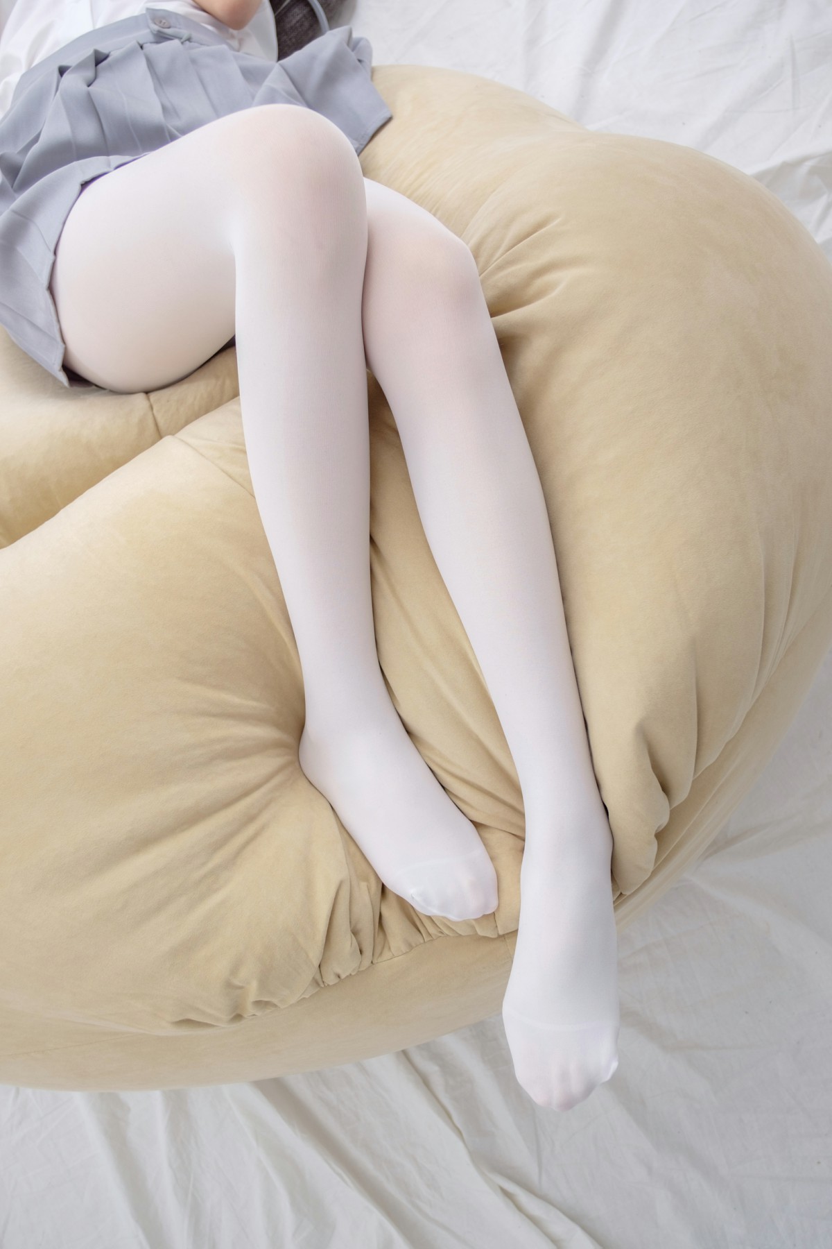 [森萝财团]R15-025白丝足控 – COSPLAY