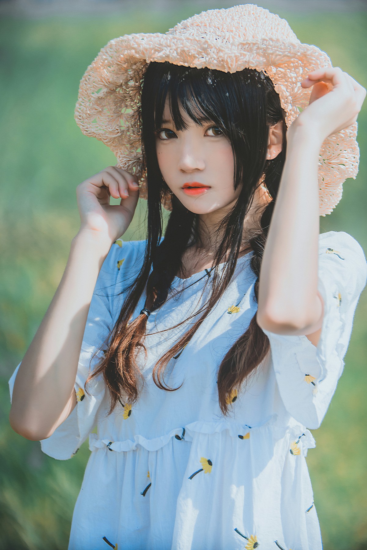 萝莉风COS 桜桃喵 – 田野 – COSPLAY