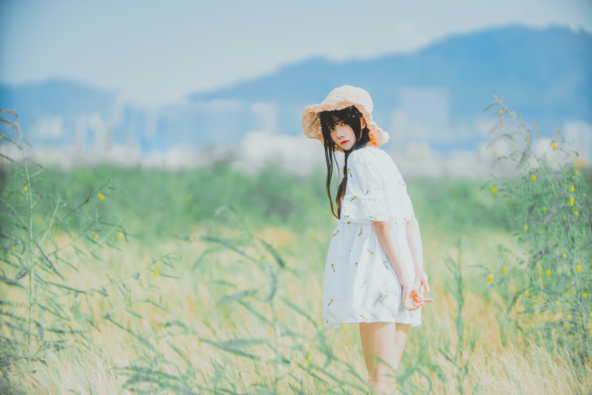 萝莉风COS 桜桃喵 – 田野 – COSPLAY