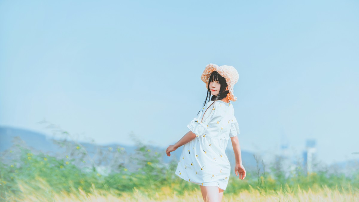 萝莉风COS 桜桃喵 – 田野 – COSPLAY
