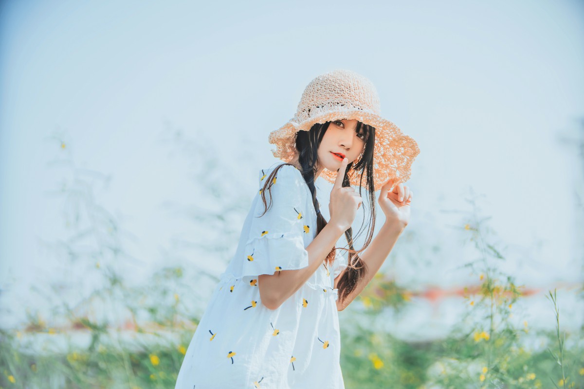 萝莉风COS 桜桃喵 – 田野 – COSPLAY
