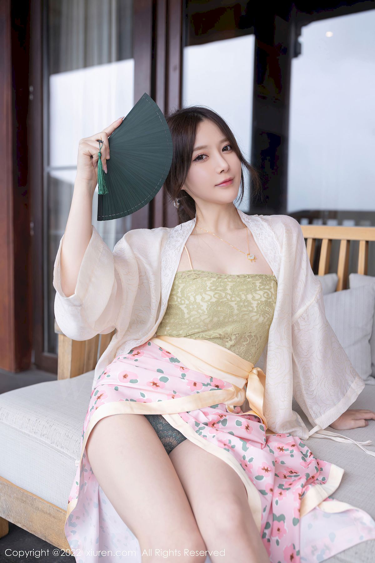 [秀人XiuRen] No.5130 模特鱼子酱Fish – 古装服饰+修长美腿云南旅拍