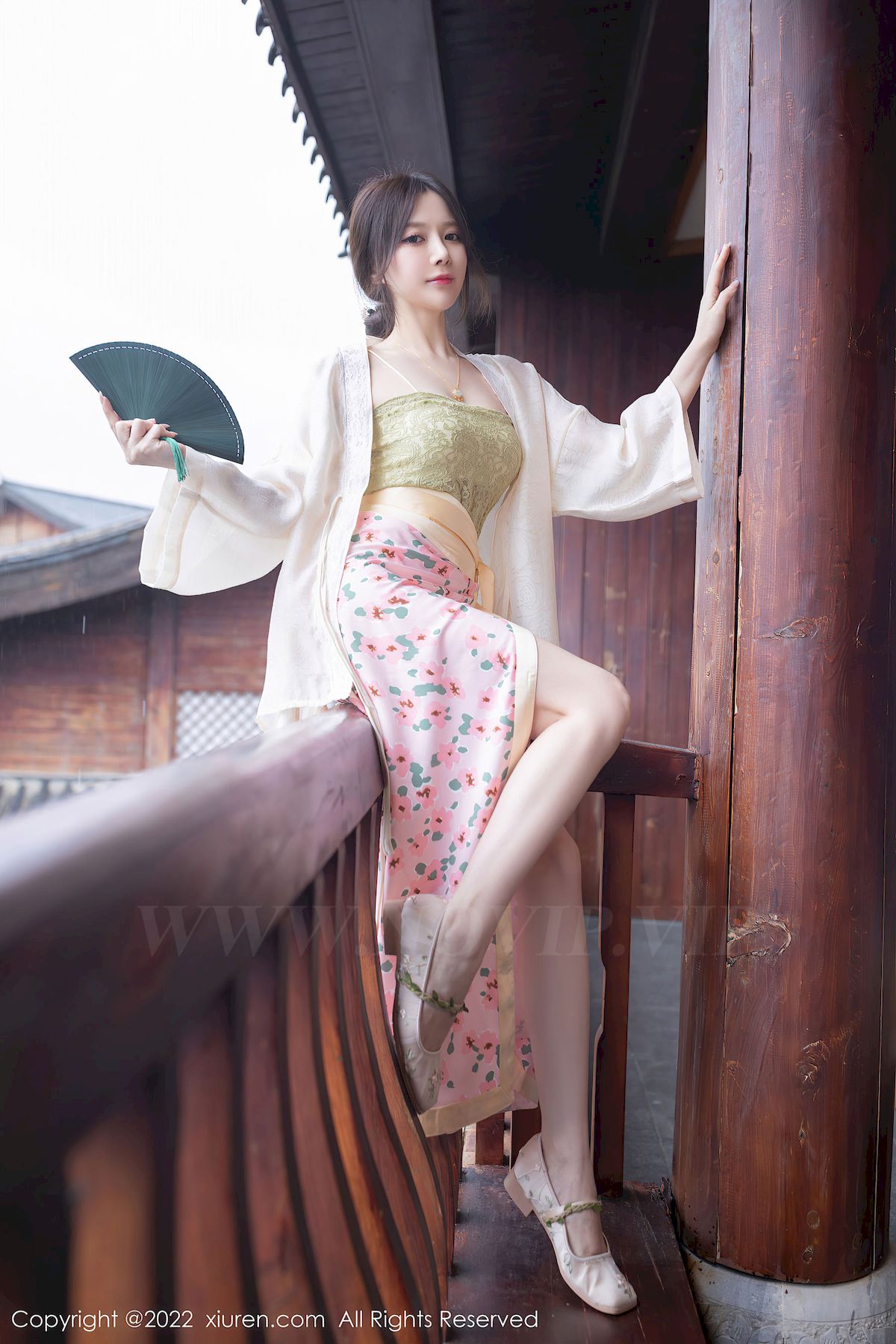 [秀人XiuRen] No.5130 模特鱼子酱Fish – 古装服饰+修长美腿云南旅拍