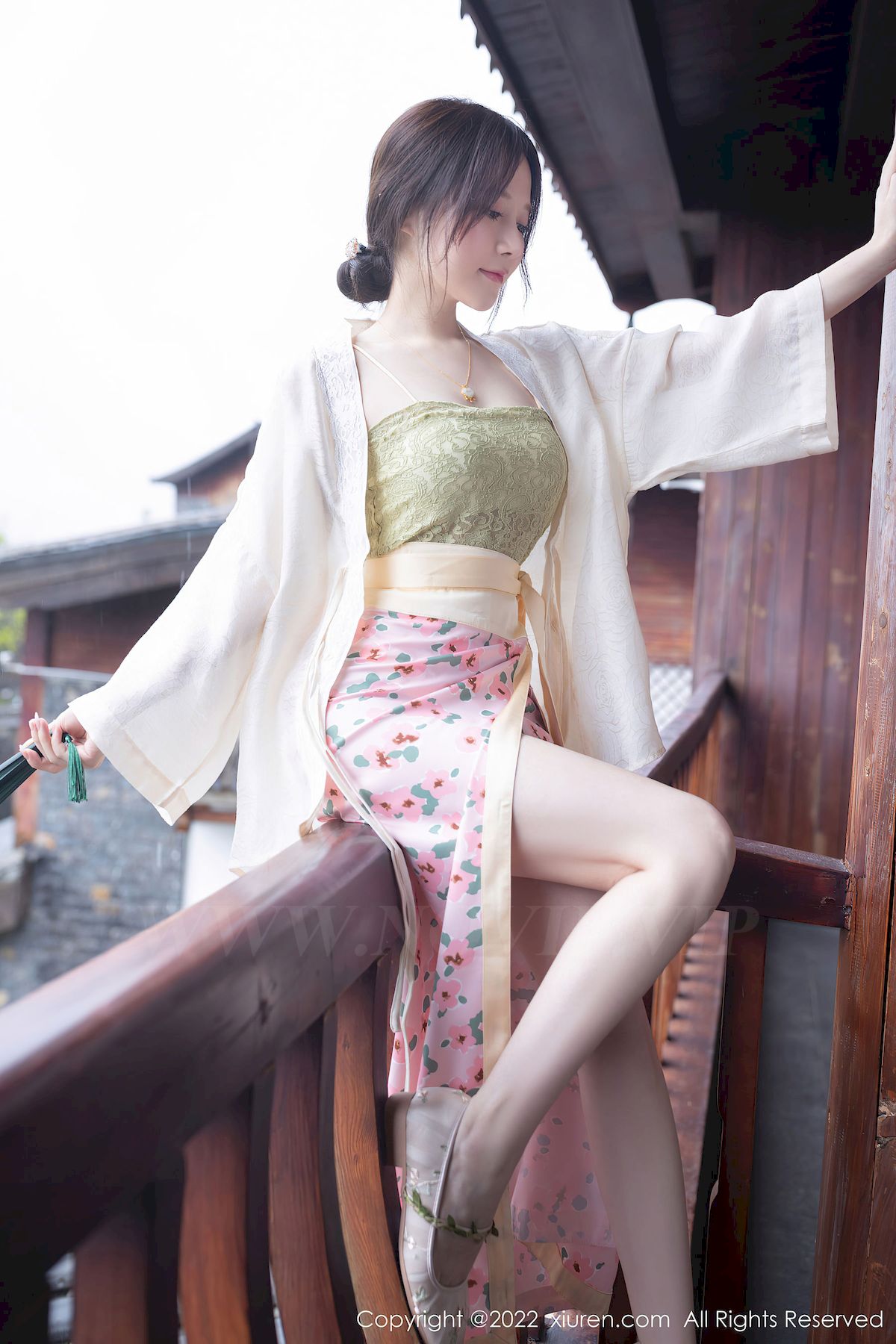[秀人XiuRen] No.5130 模特鱼子酱Fish – 古装服饰+修长美腿云南旅拍