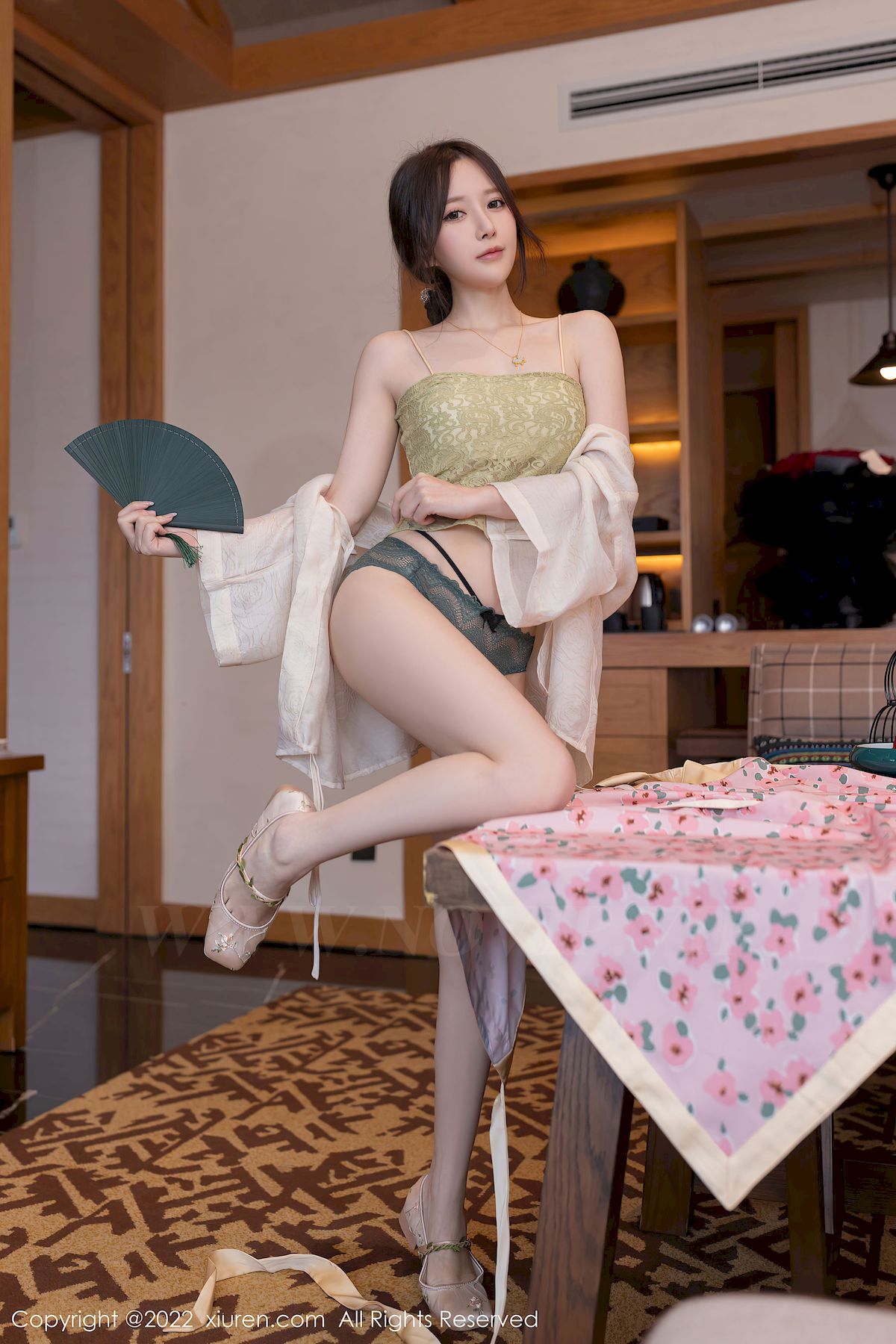 [秀人XiuRen] No.5130 模特鱼子酱Fish – 古装服饰+修长美腿云南旅拍