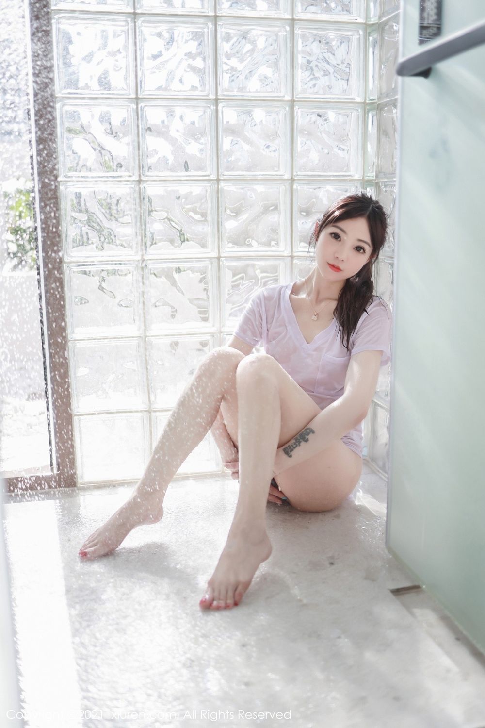 秀人网美女模特佘贝拉bella运动装与浴室系列西双版纳旅拍-御萝部落